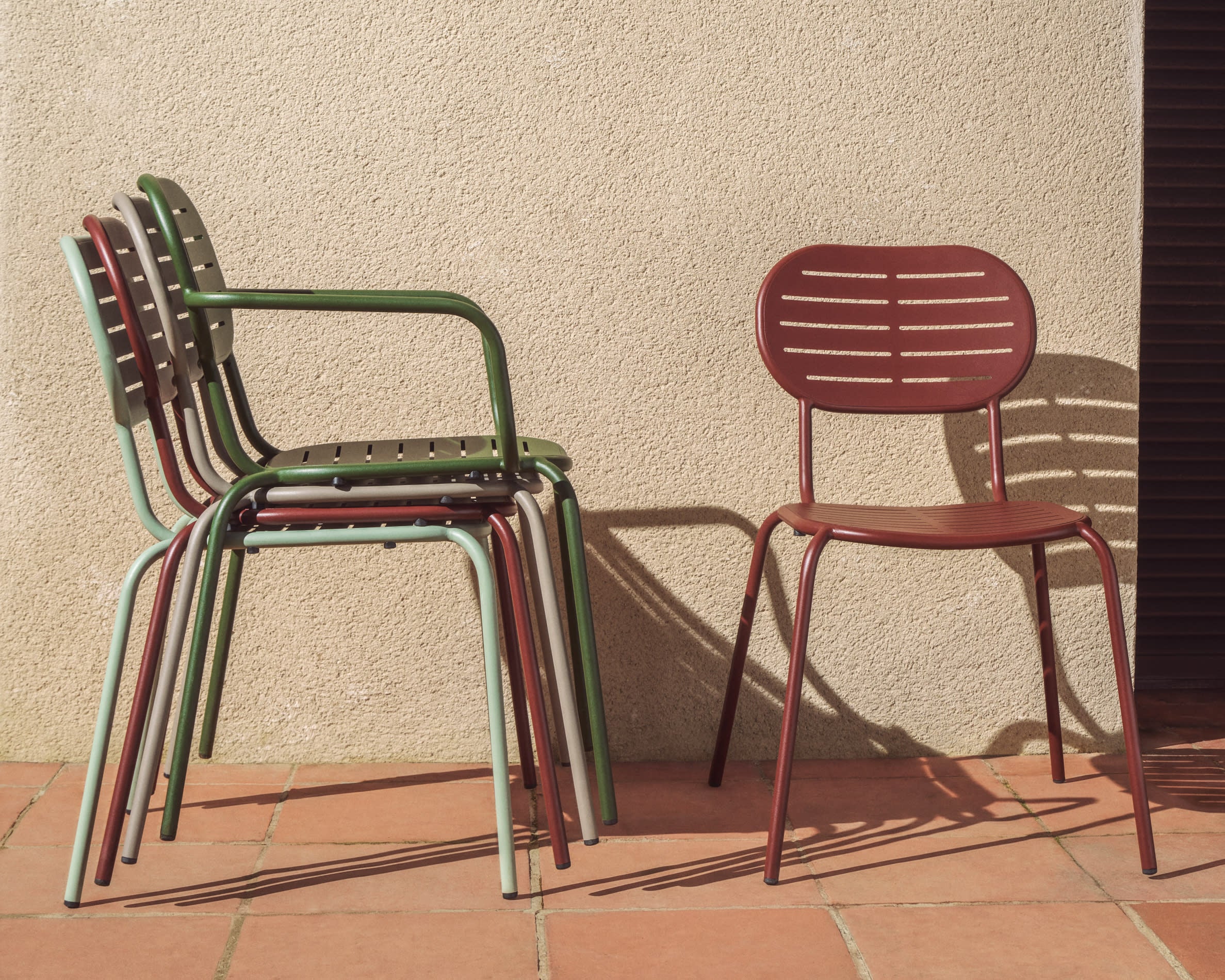 BRAI taupe garden chair with armrests