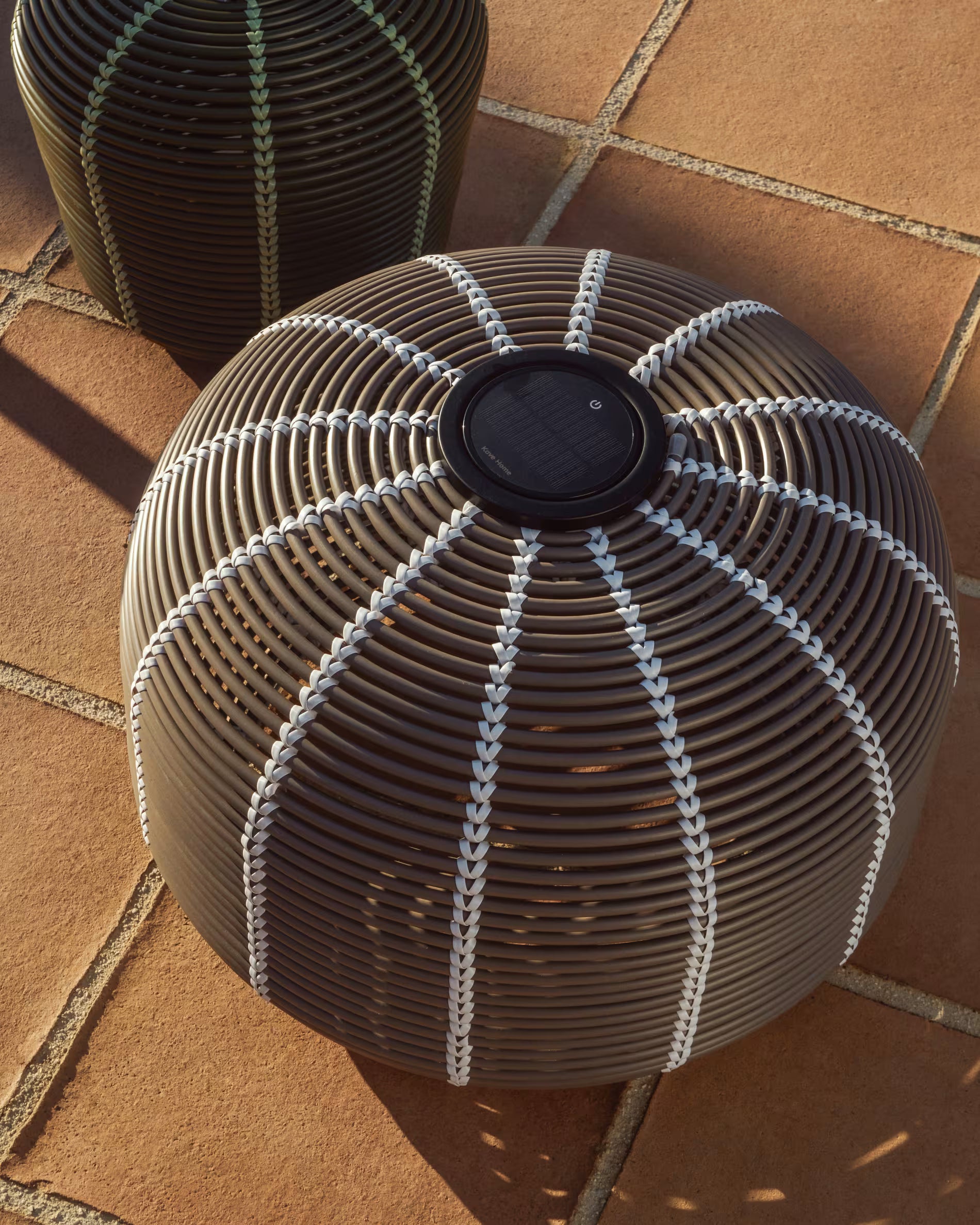 Zonne tuinlamp GAROINA taupe synthetisch riet