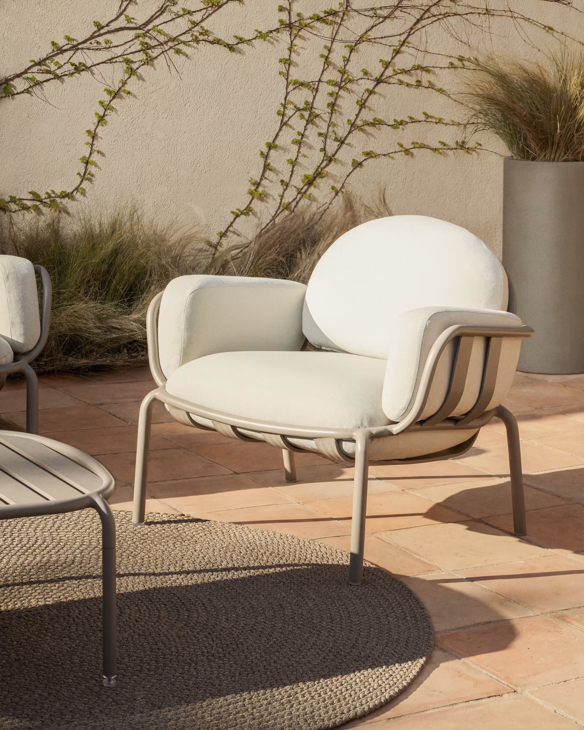 Ronde buitenkleed DESPAS beige