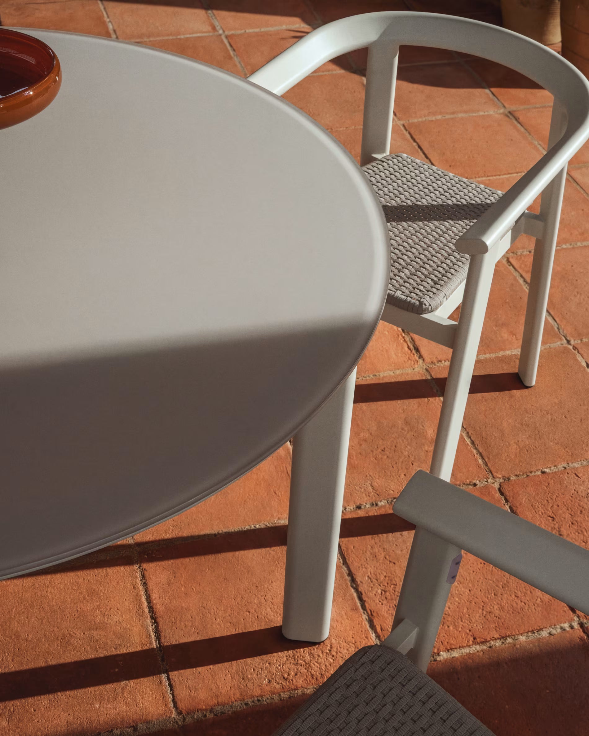 Ronde tuintafel ERICE ecru