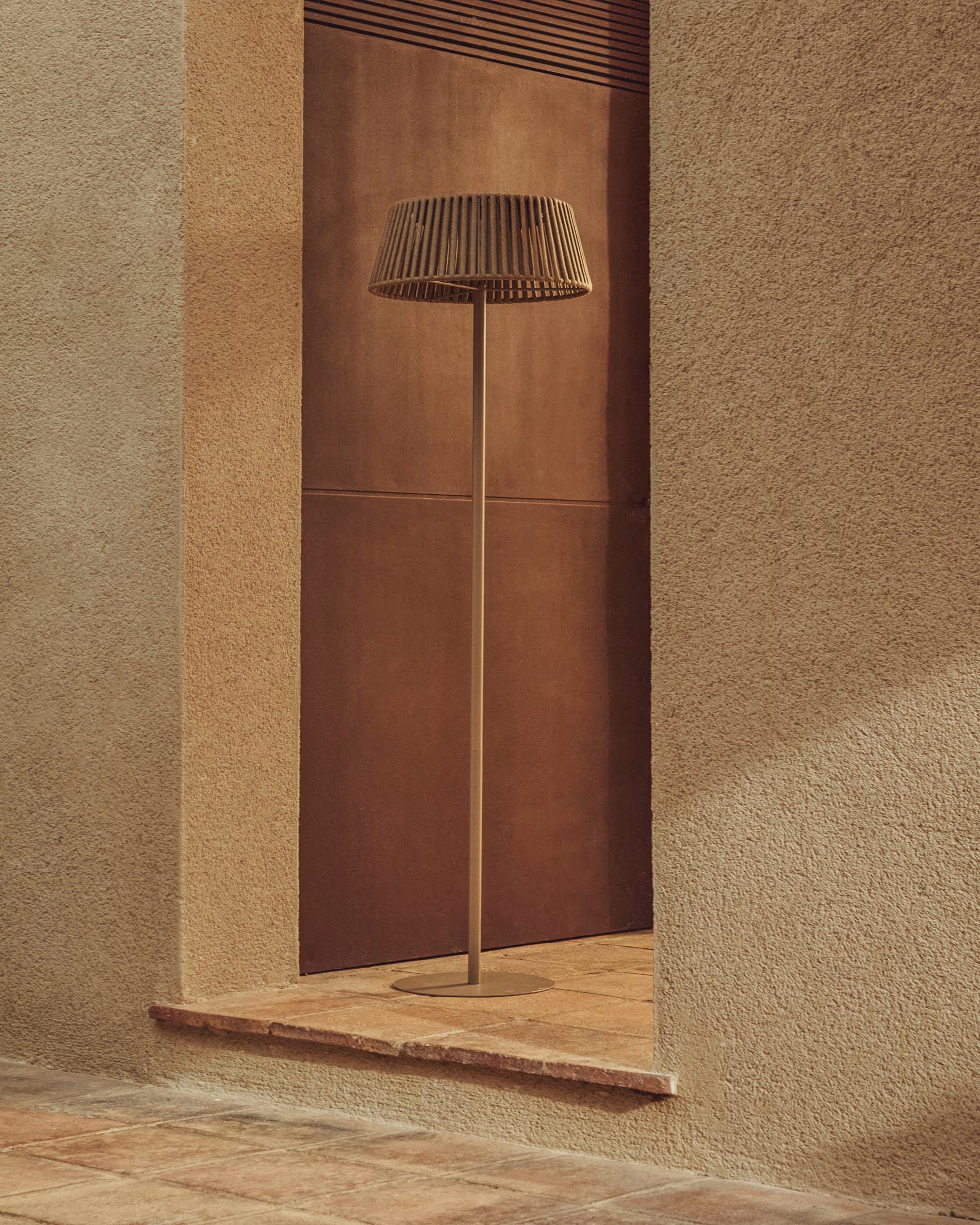 Zonne-energie vloerlamp ALDET beige
