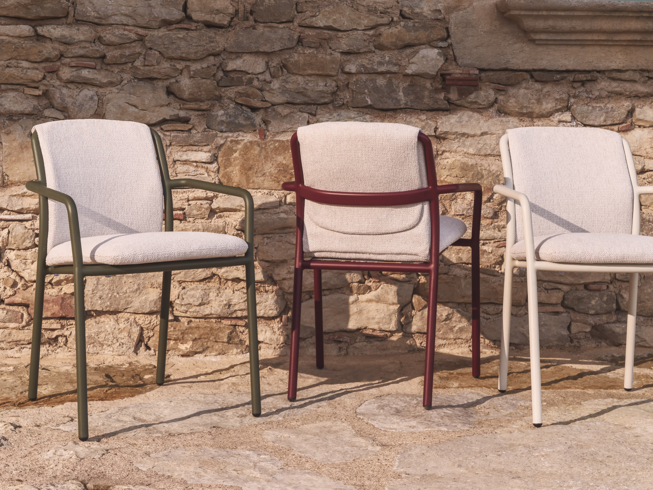 Tuinstoel LINOSA beige met bordeaux basis