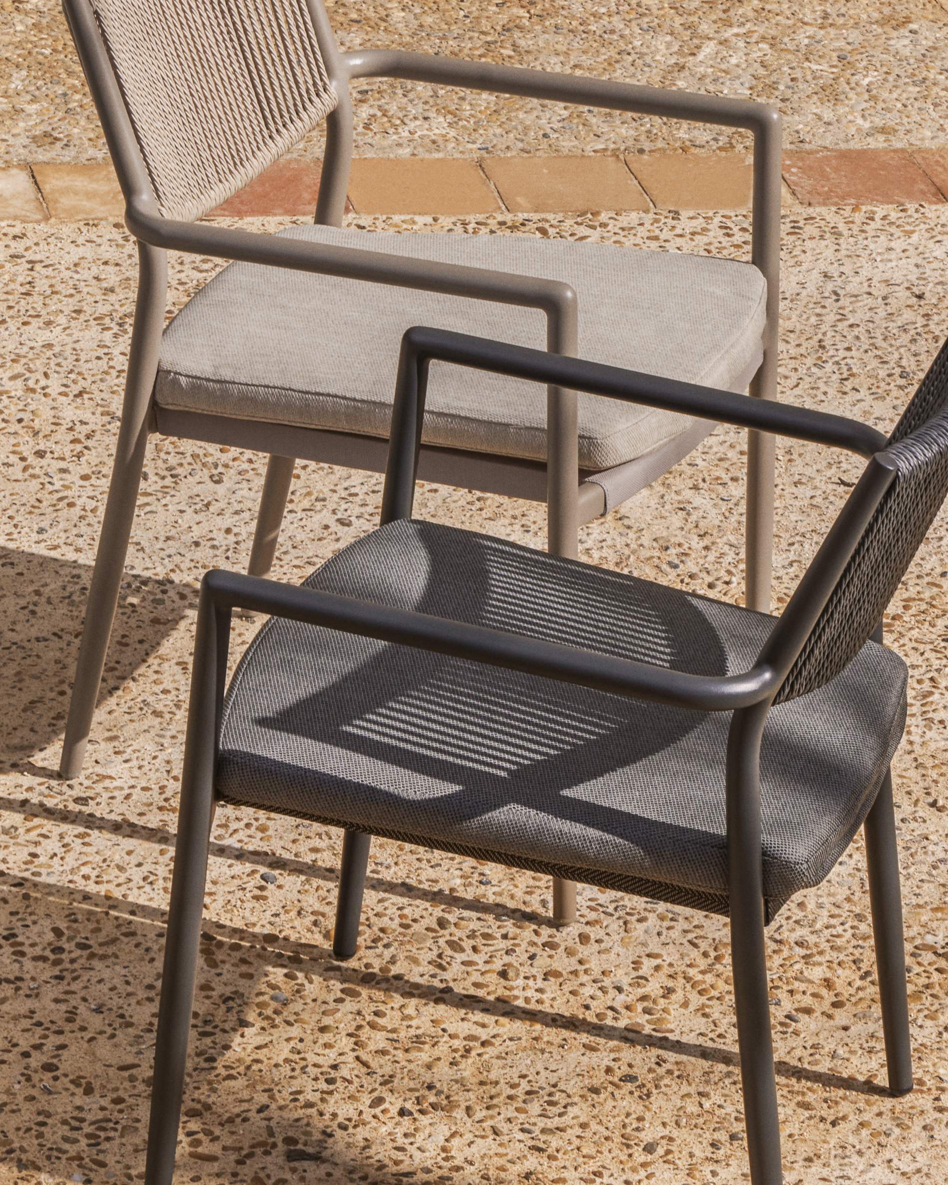 ARGASI garden chair in graphite