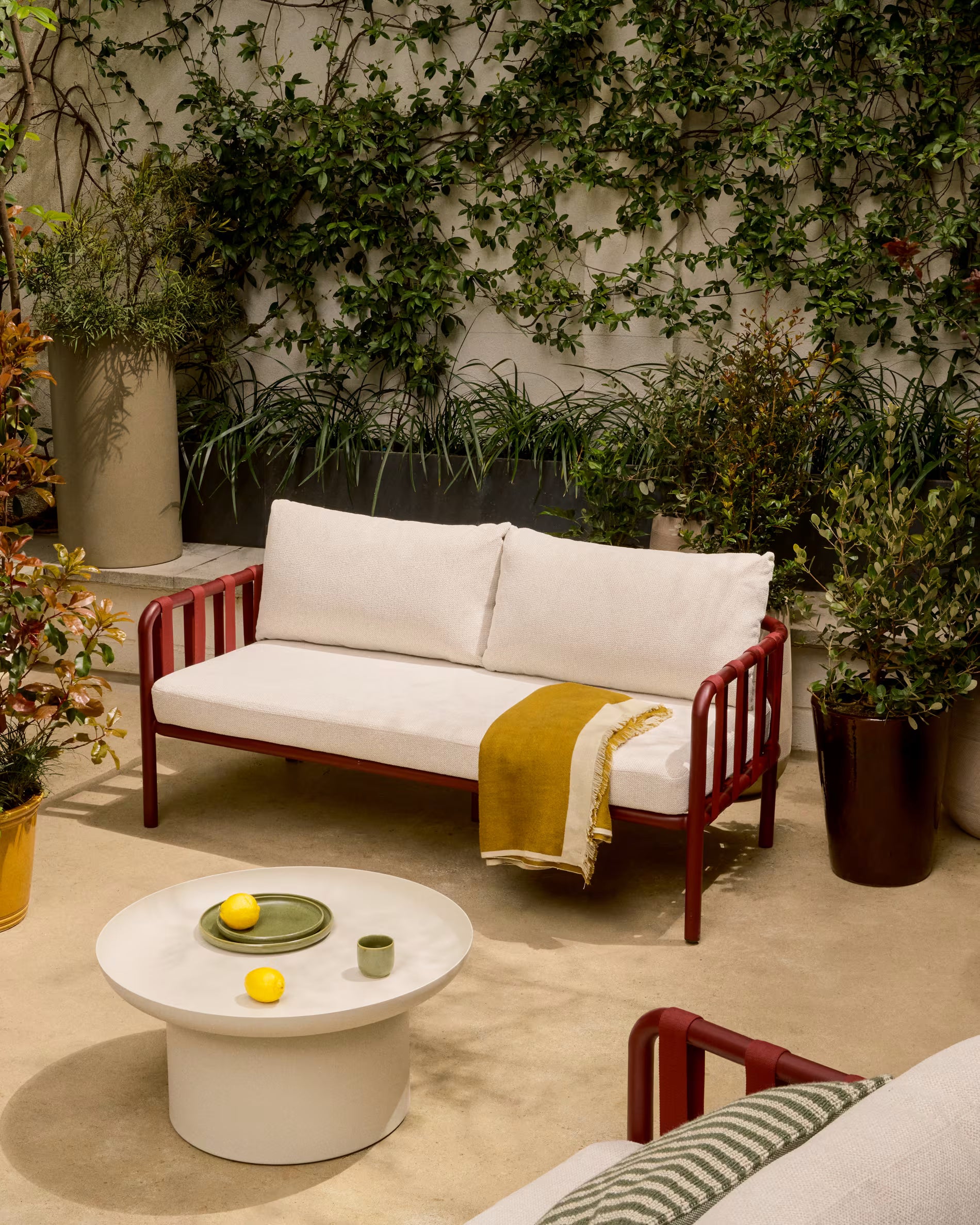 ARCOLA ecru garden coffee table [Ewelina]