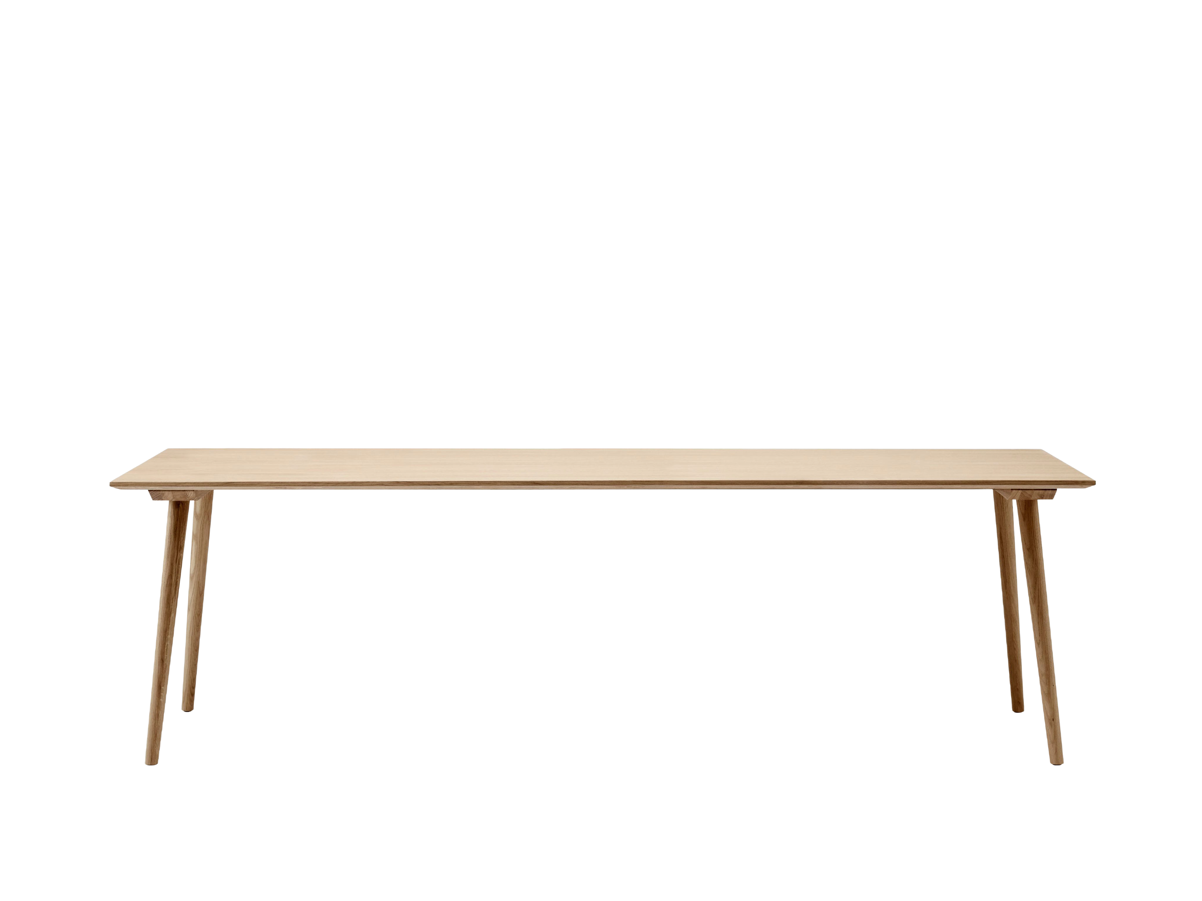 Tafel IN BETWEEN gelakt eiken