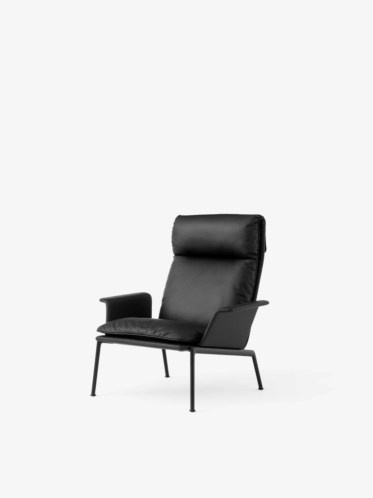 Gevoerde MUNO LN17 fauteuil met een zwarte basis