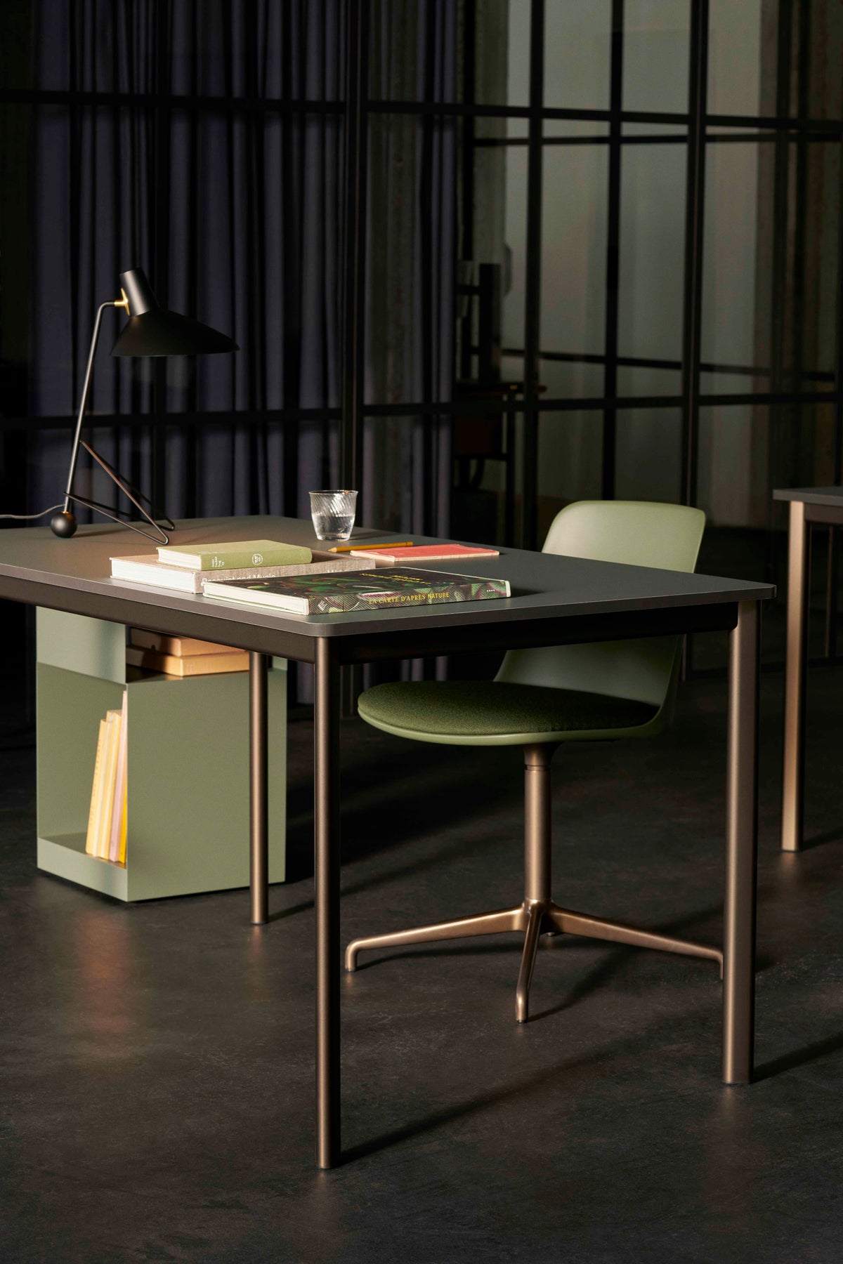 Bureau stoel RELY HW38 rood met een zwarte aluminium basis