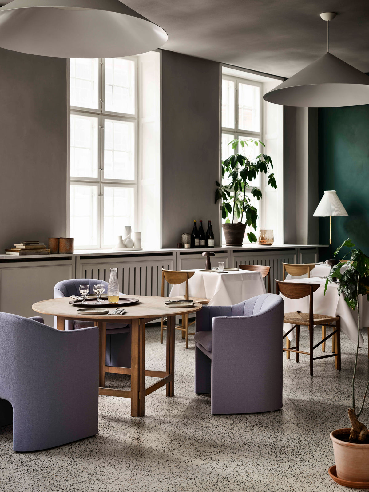 Gestoffeerde LOAFER SC24 fauteuil met armleuningen