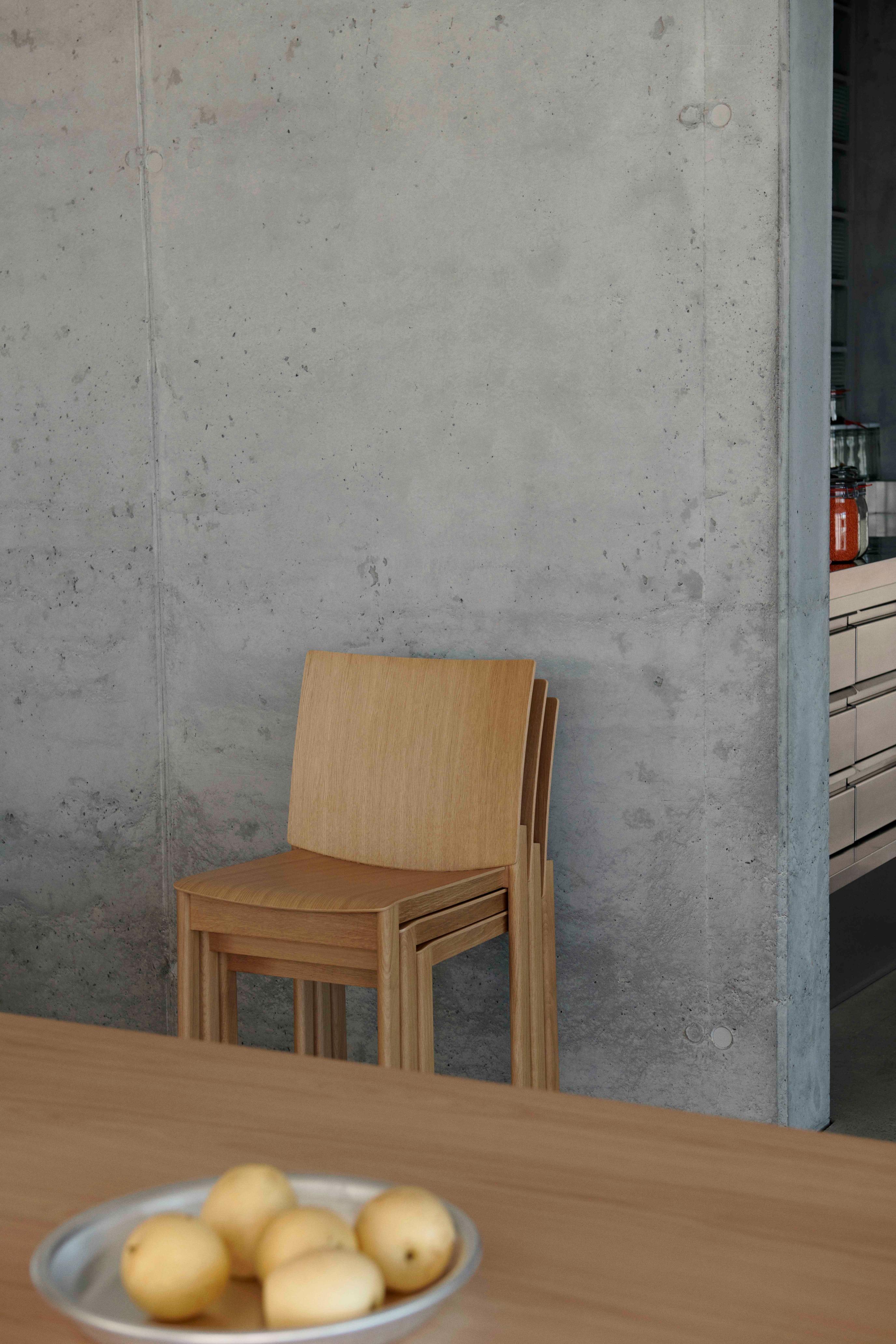 Stoel ALLWOOD AV35 gelakt eiken