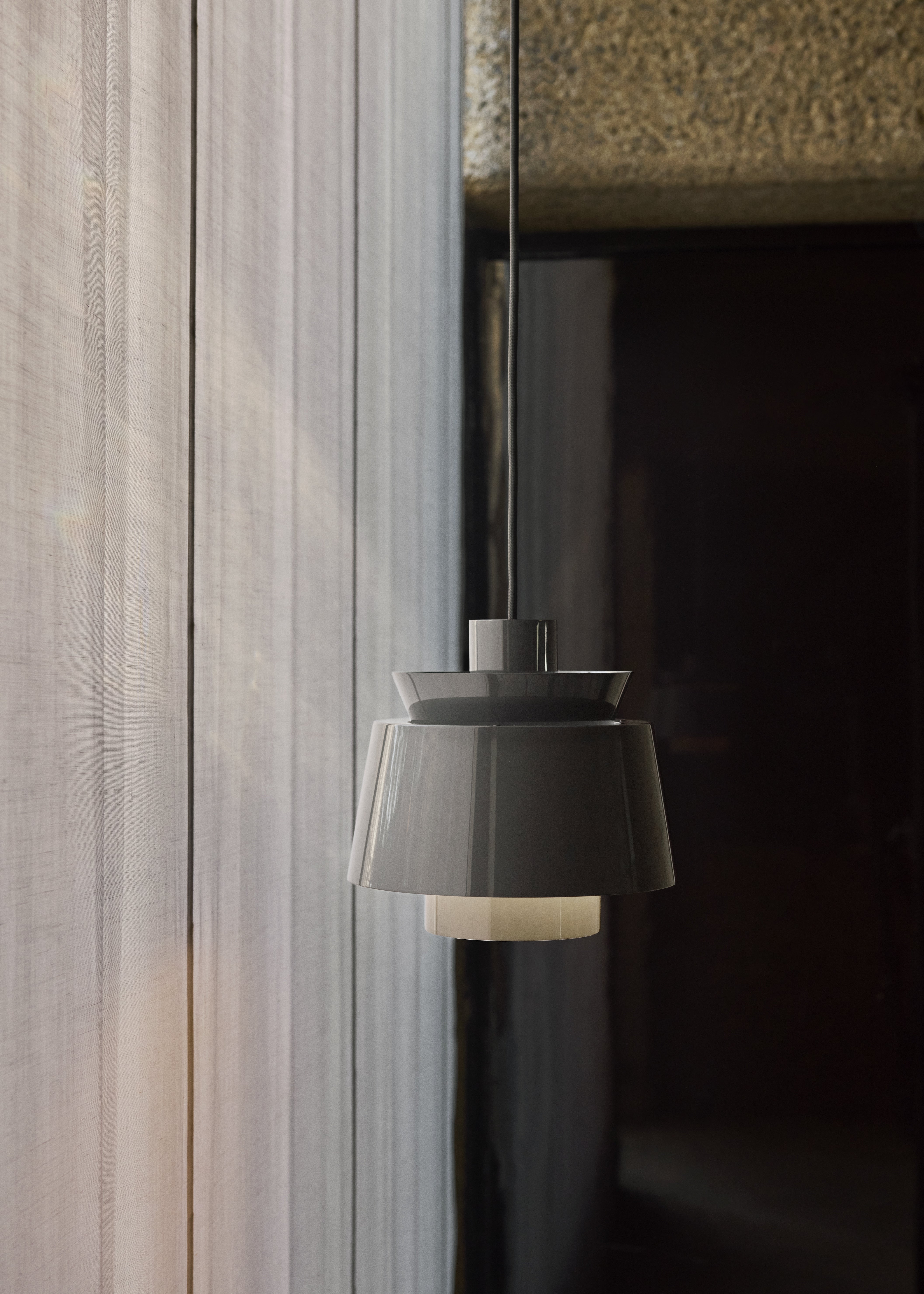 Hanglamp UTZON JU1 grafiet