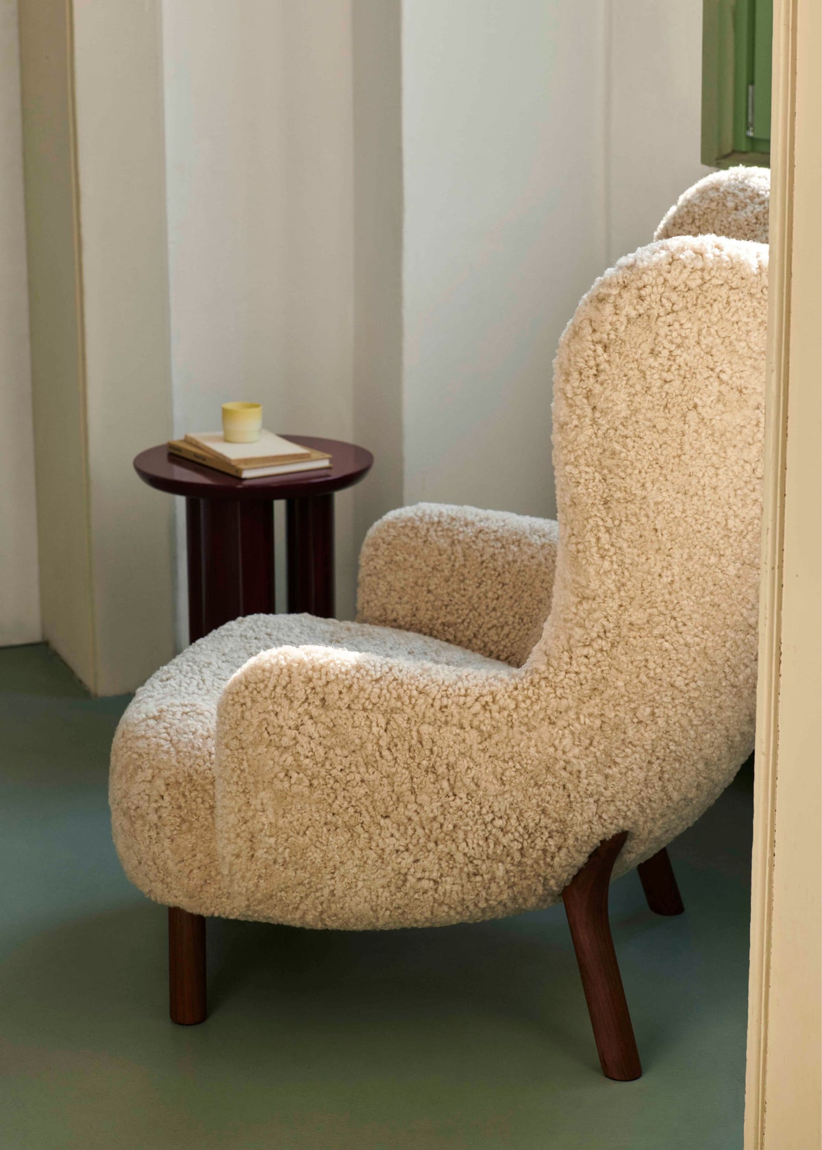Fauteuil PETRA VB3 gestoffeerd met eiken basis