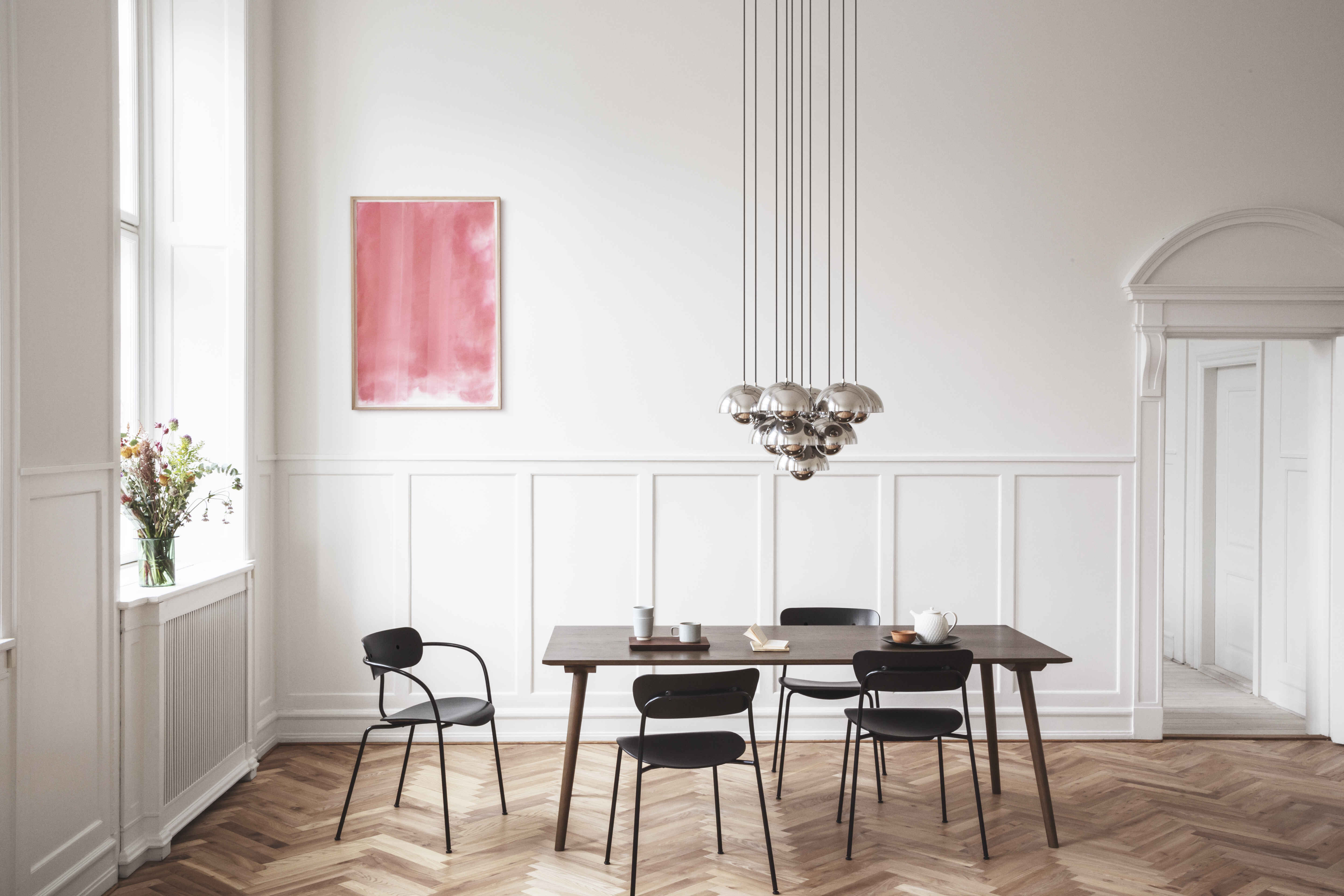Tafel IN BETWEEN gelakt eiken