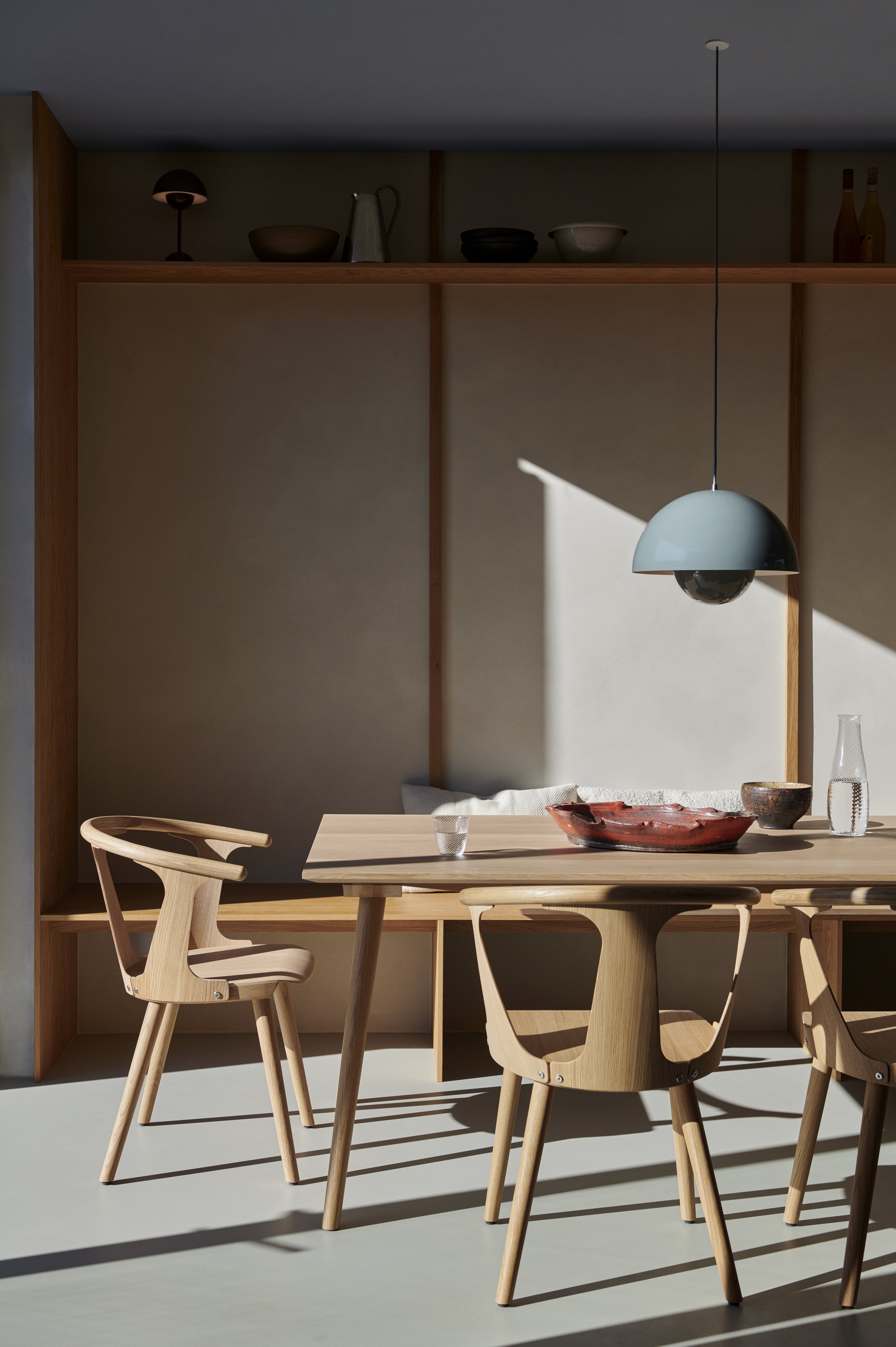 Stoel IN BETWEEN SK1 gerookt geolied eikenhout