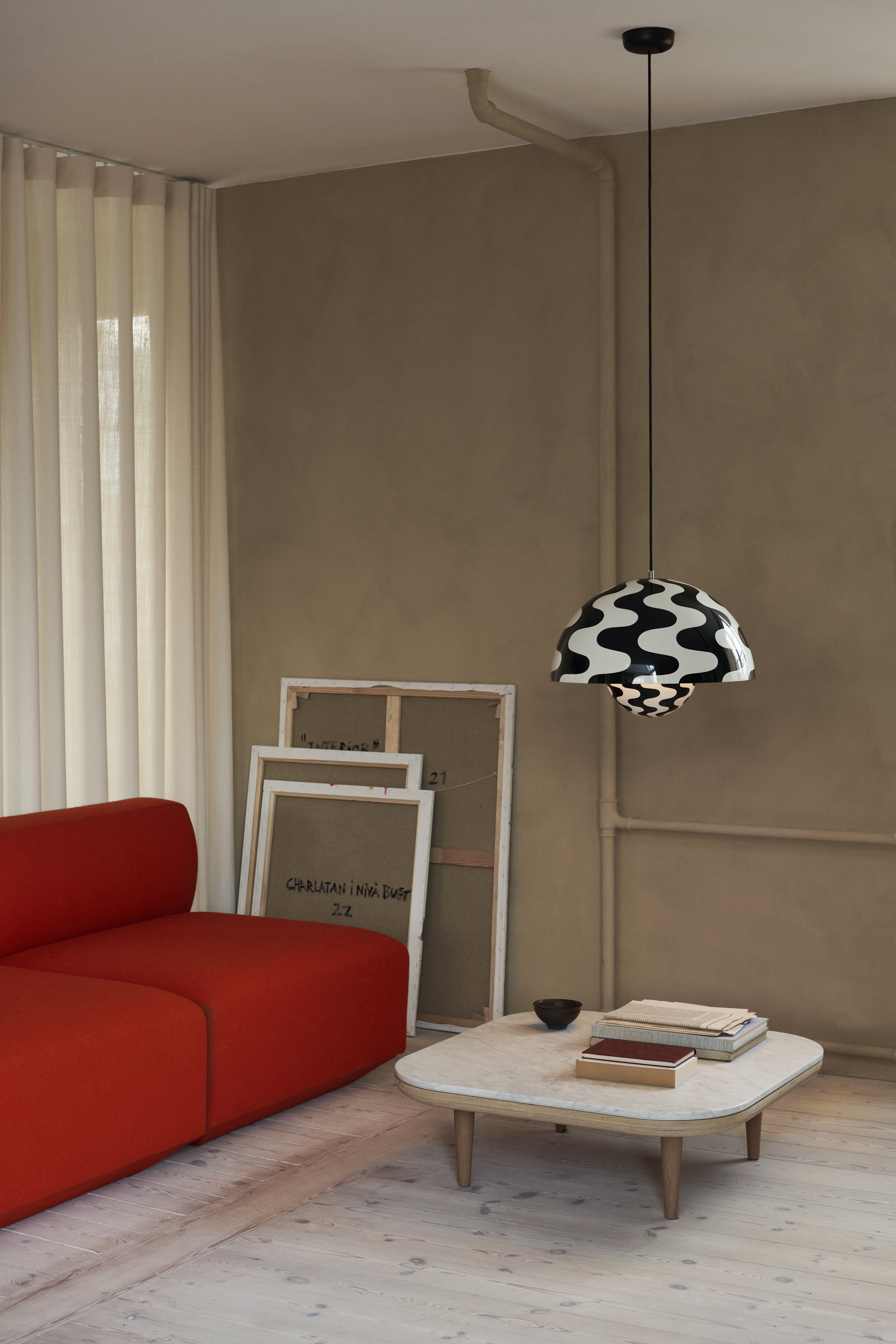 Hanglamp FLOWERPOT VP2 met zwart-wit patroon