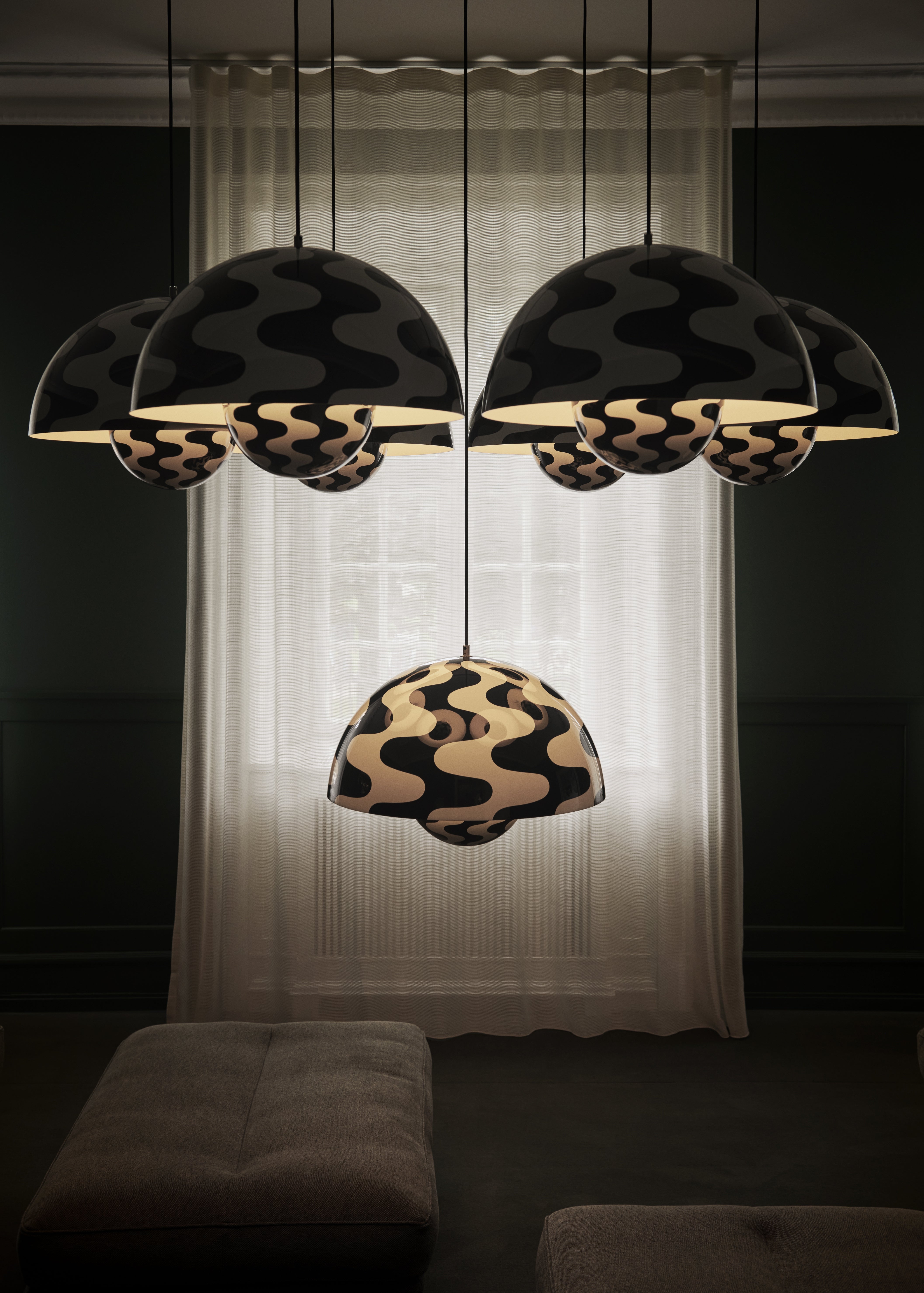 Hanglamp FLOWERPOT VP2 met zwart-wit patroon