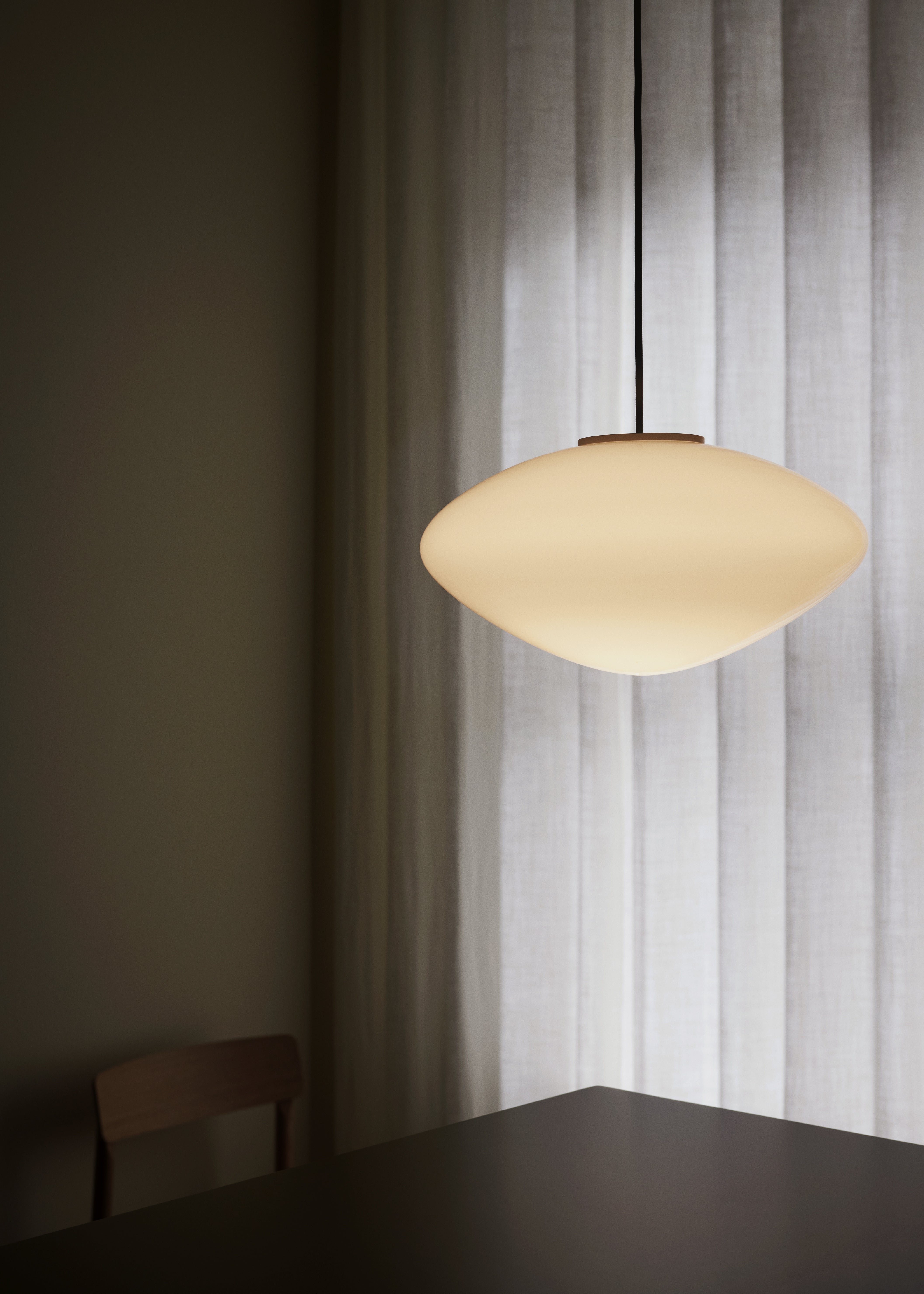 Hanglamp MIST met opalen kap
