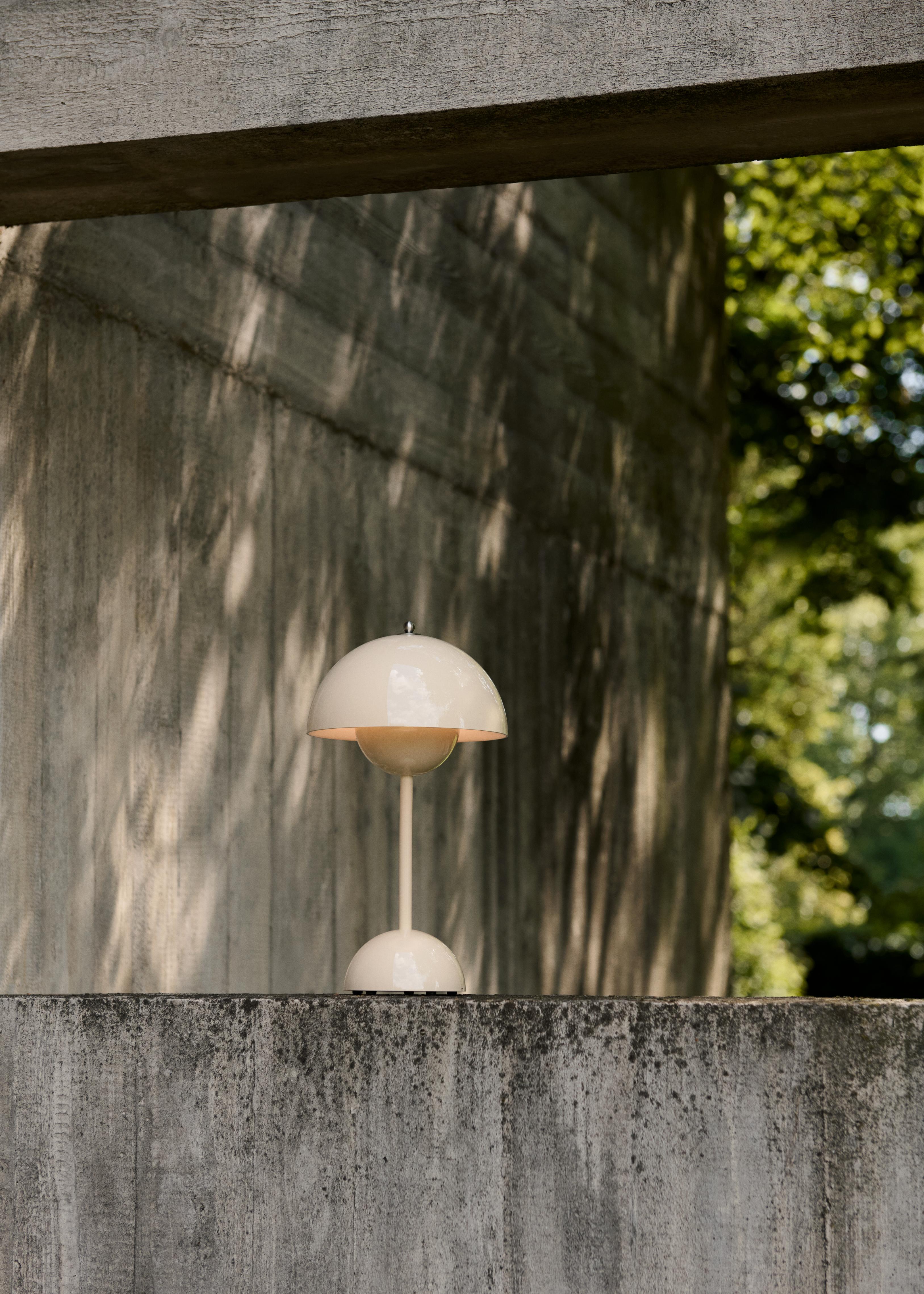 Draagbare lamp FLOWERPOT VP9 ivoor