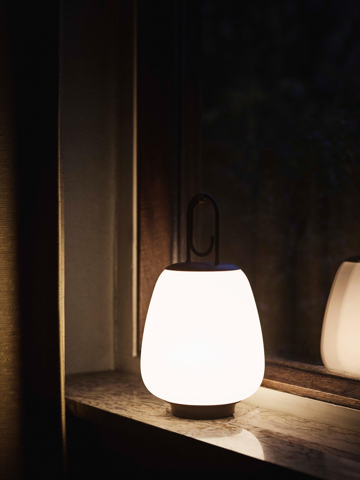 Draagbare buitenlamp LUCCA SC51 wit met zwarte afwerking