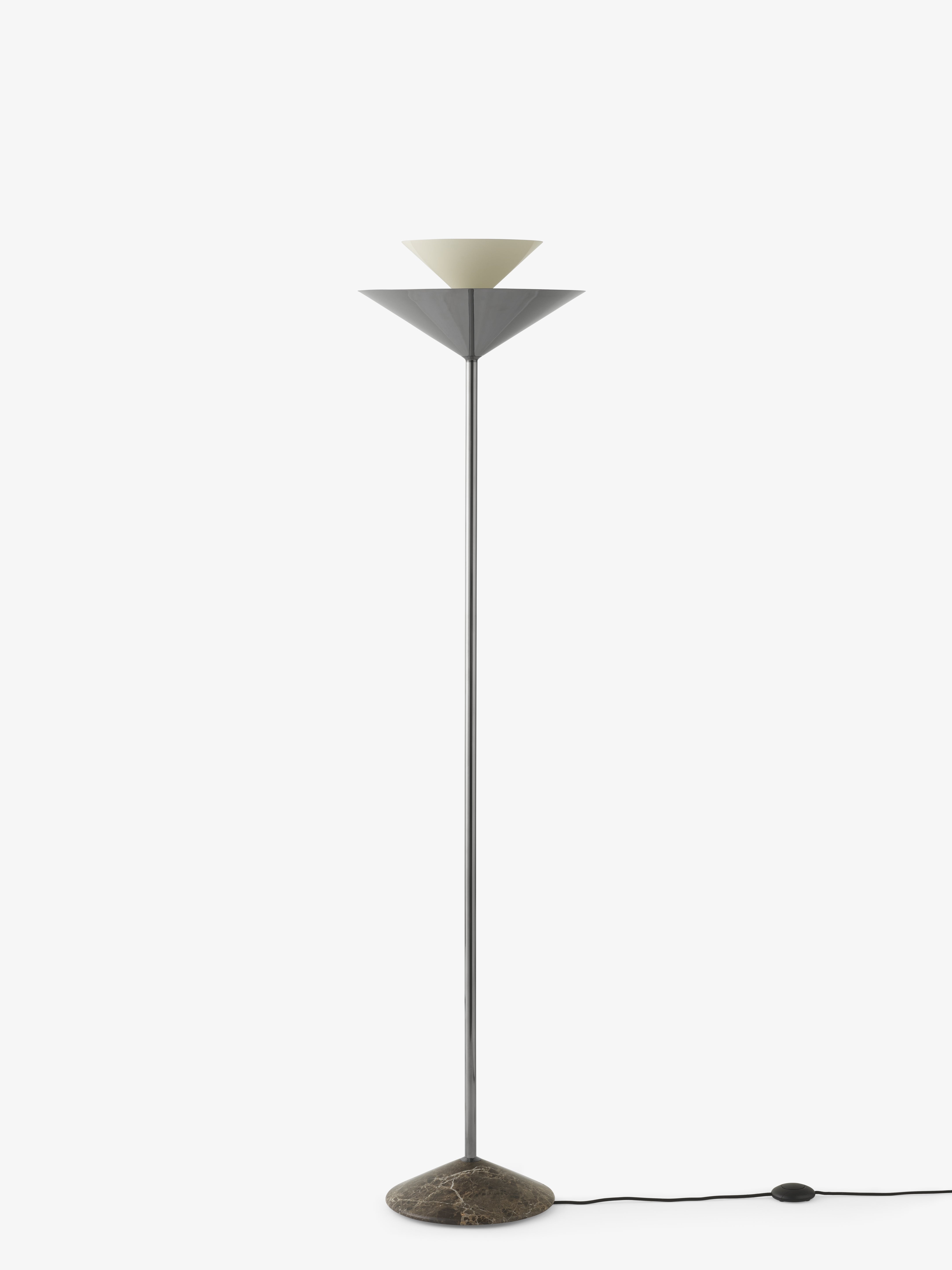 Vloerlamp GIO LN28 chroom met een bruine marmeren voet