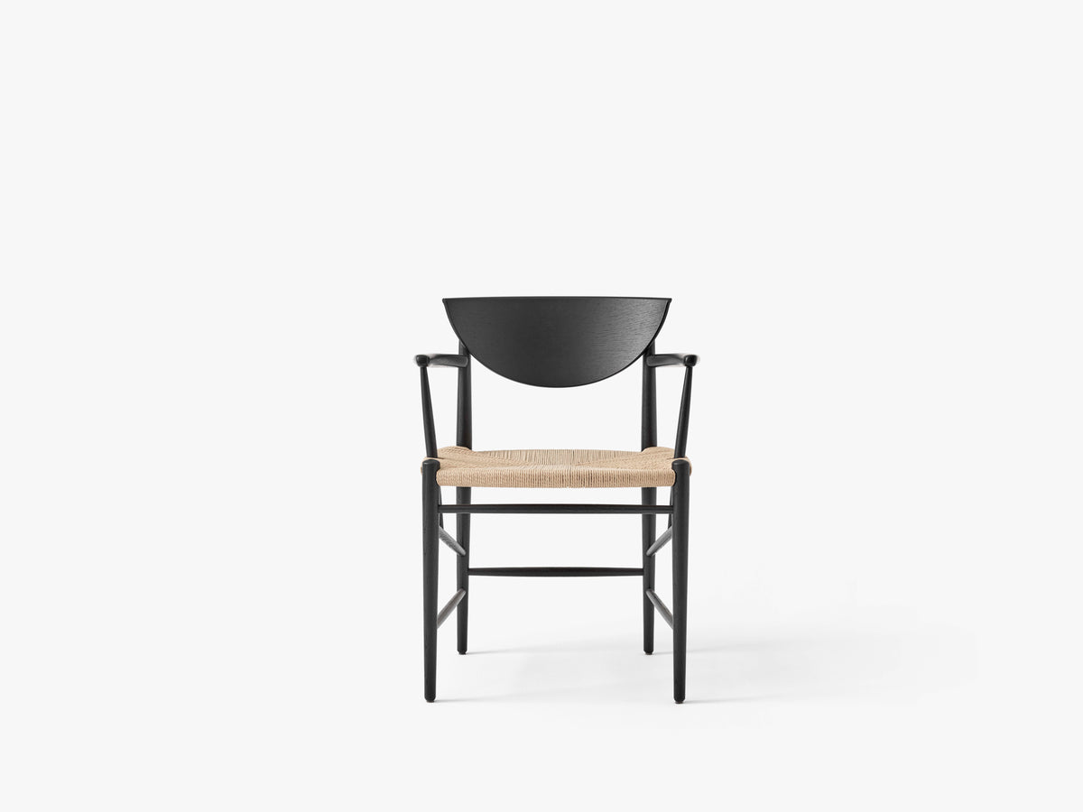 Stoel met armleuningen DRAWN HM4 zwart gelakt eiken met geweven zitting