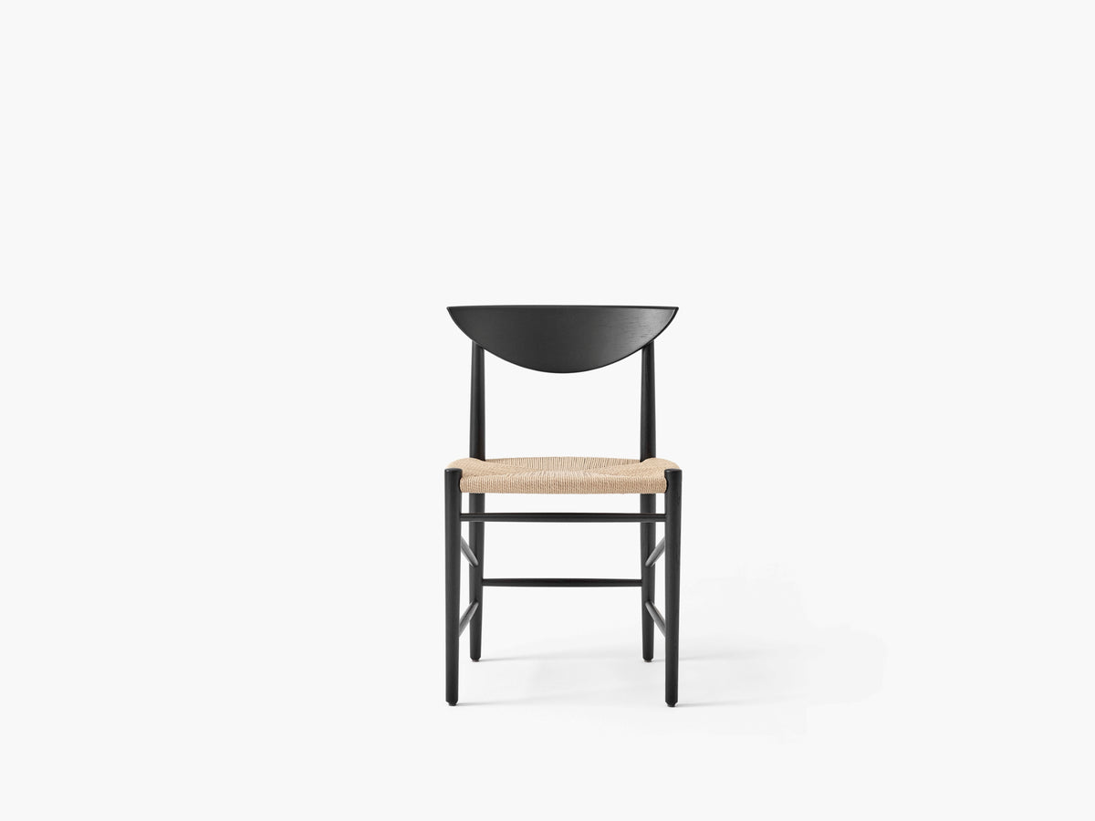Stoel DRAWN HM3 zwart gelakt eiken met een geweven zitting