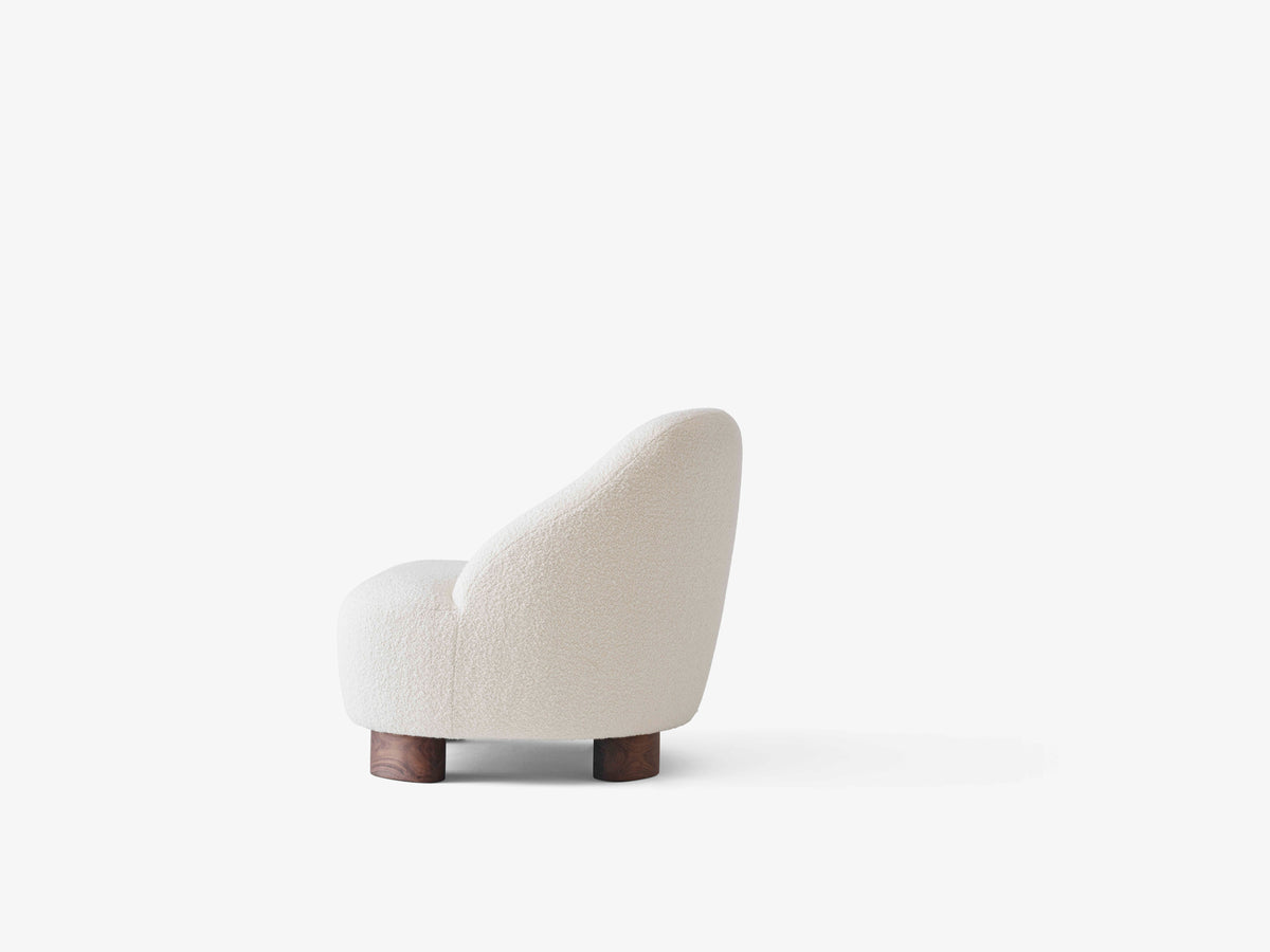 Fauteuil MARGAS LC1 gestoffeerd met een eiken basis