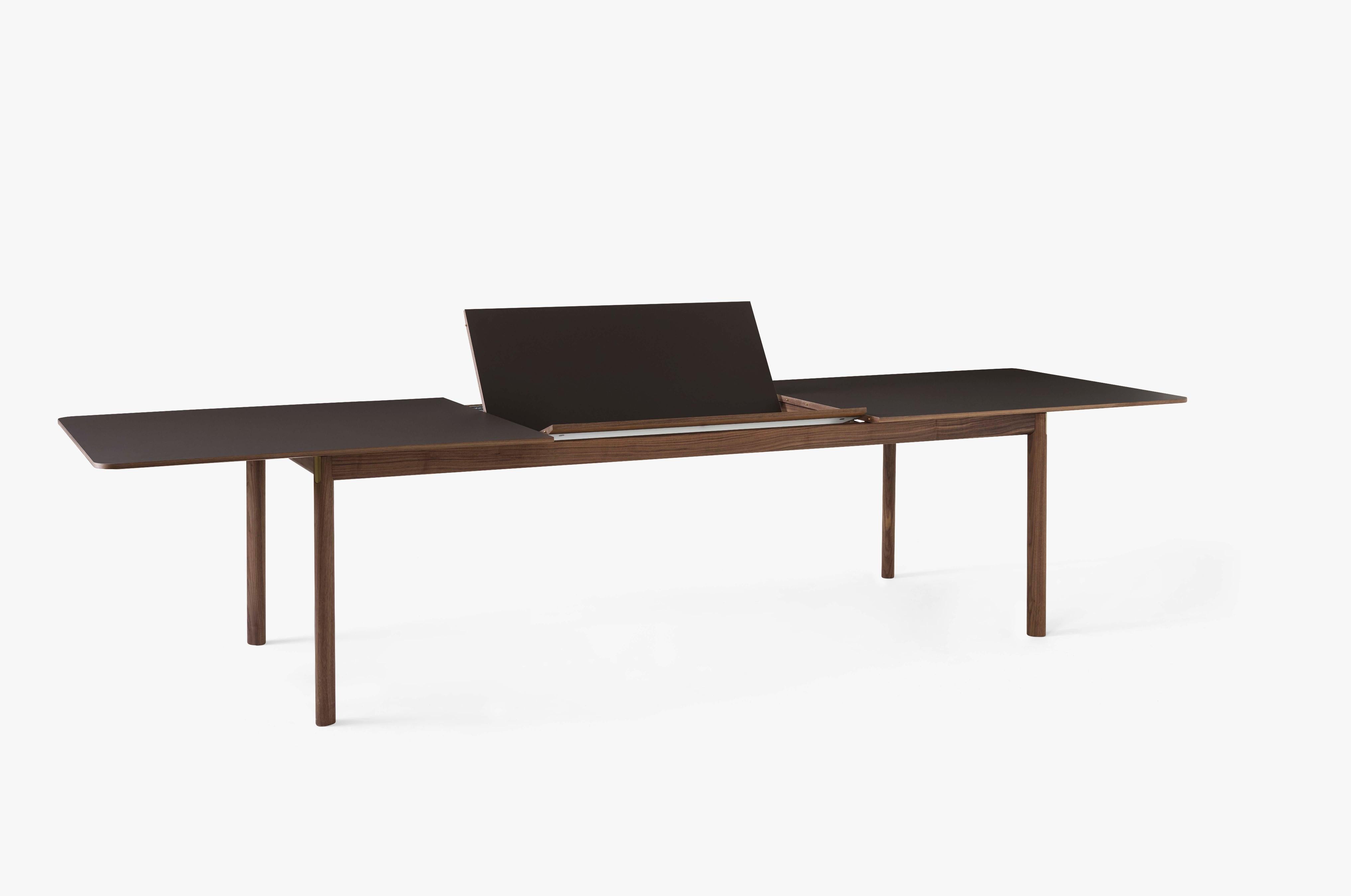 Uitschuifbare tafel PATCH met een bruin laminaatblad en een notenhouten basis