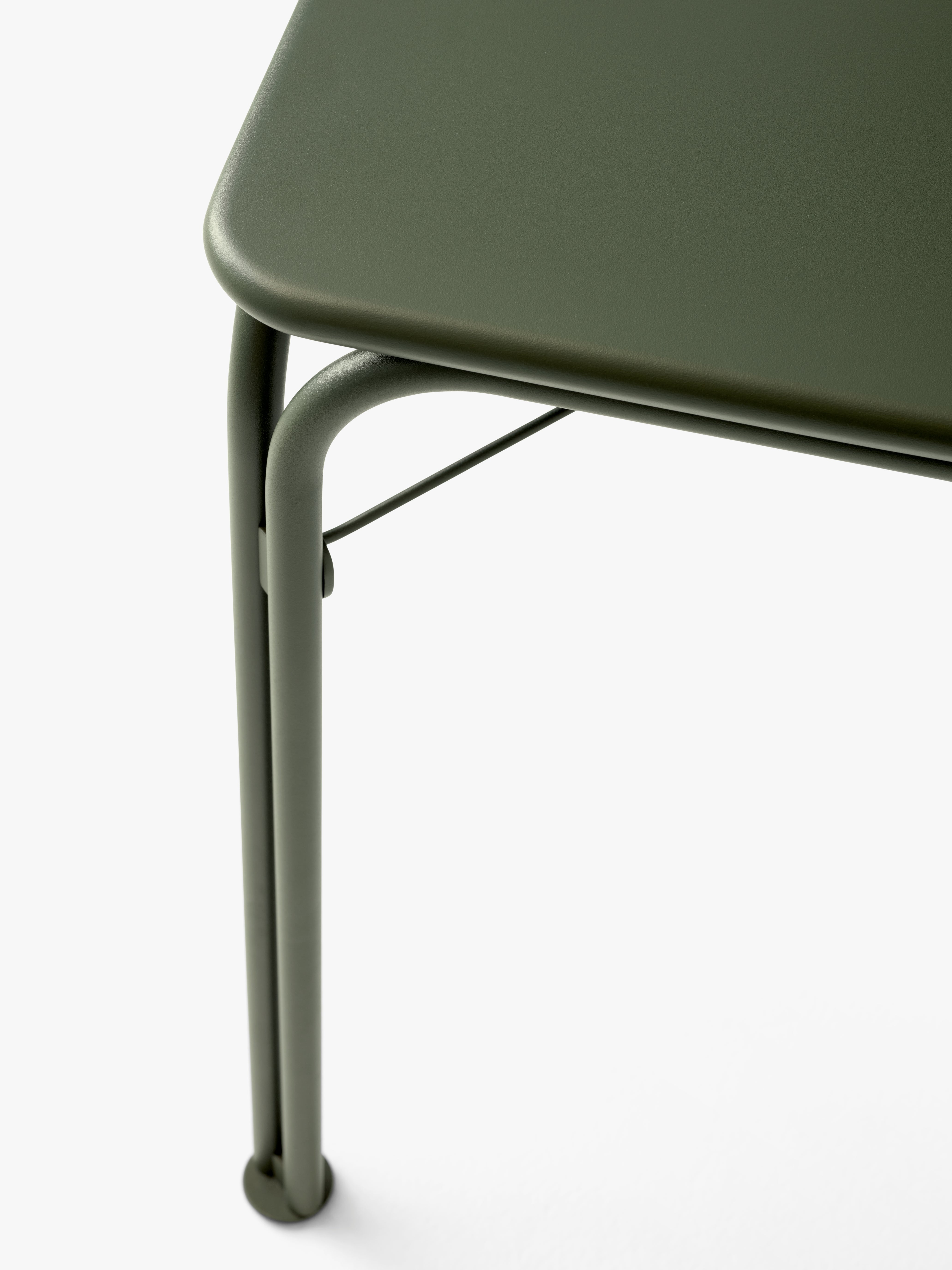 Buiten tafel THORVALD donkergroen