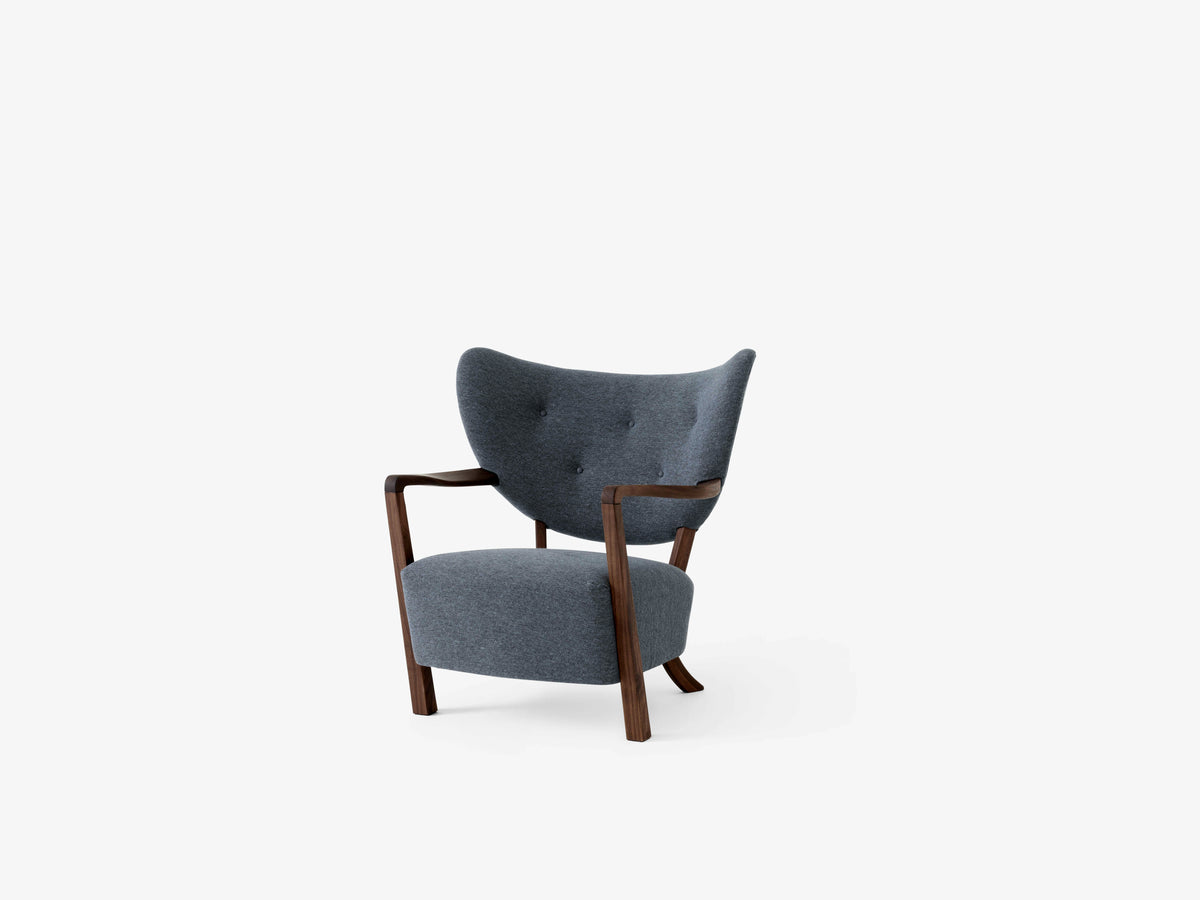WULFF ATD2 fauteuil gestoffeerd met een notenhouten basis