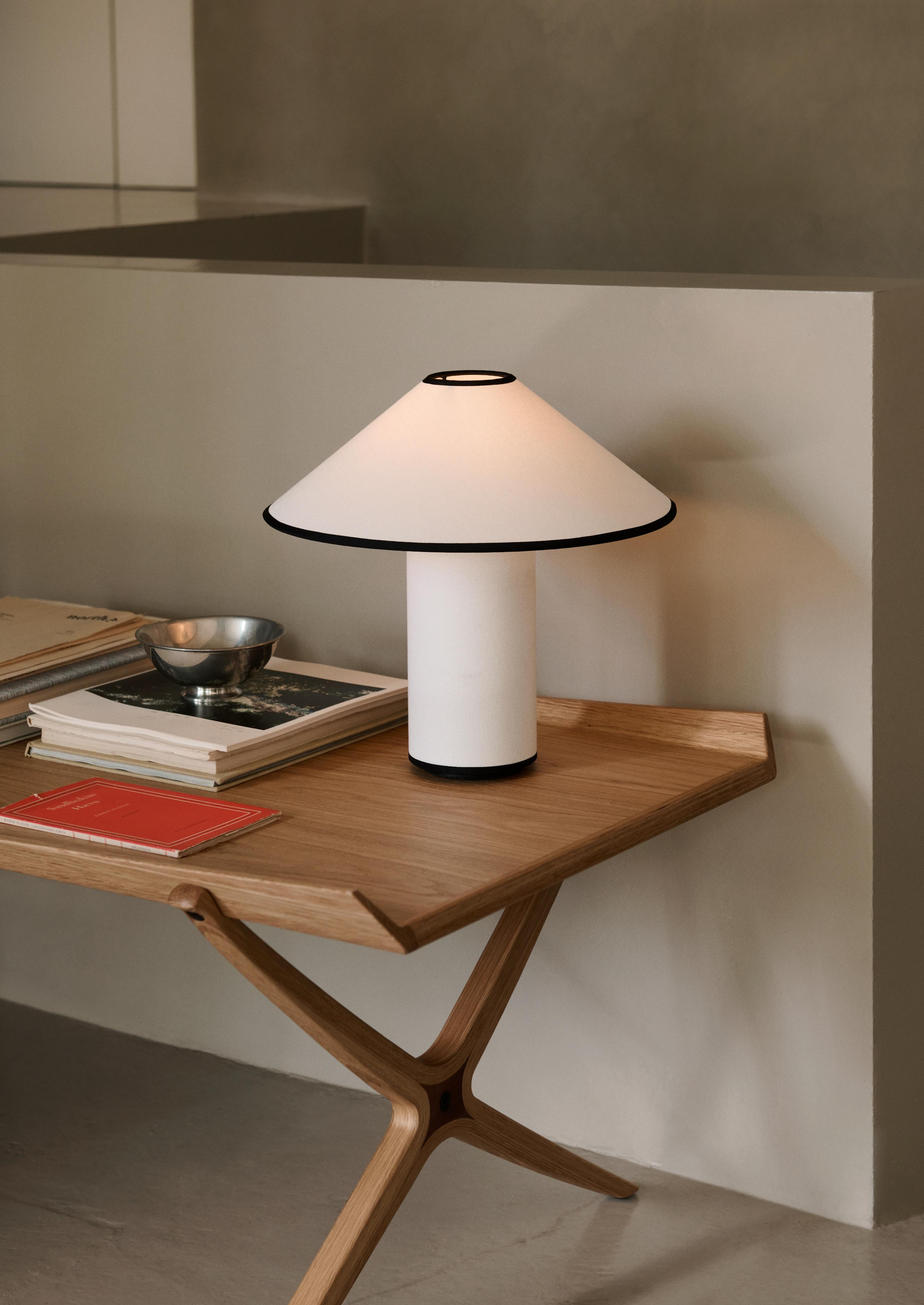 Salontafel X HM13 gelakt hout