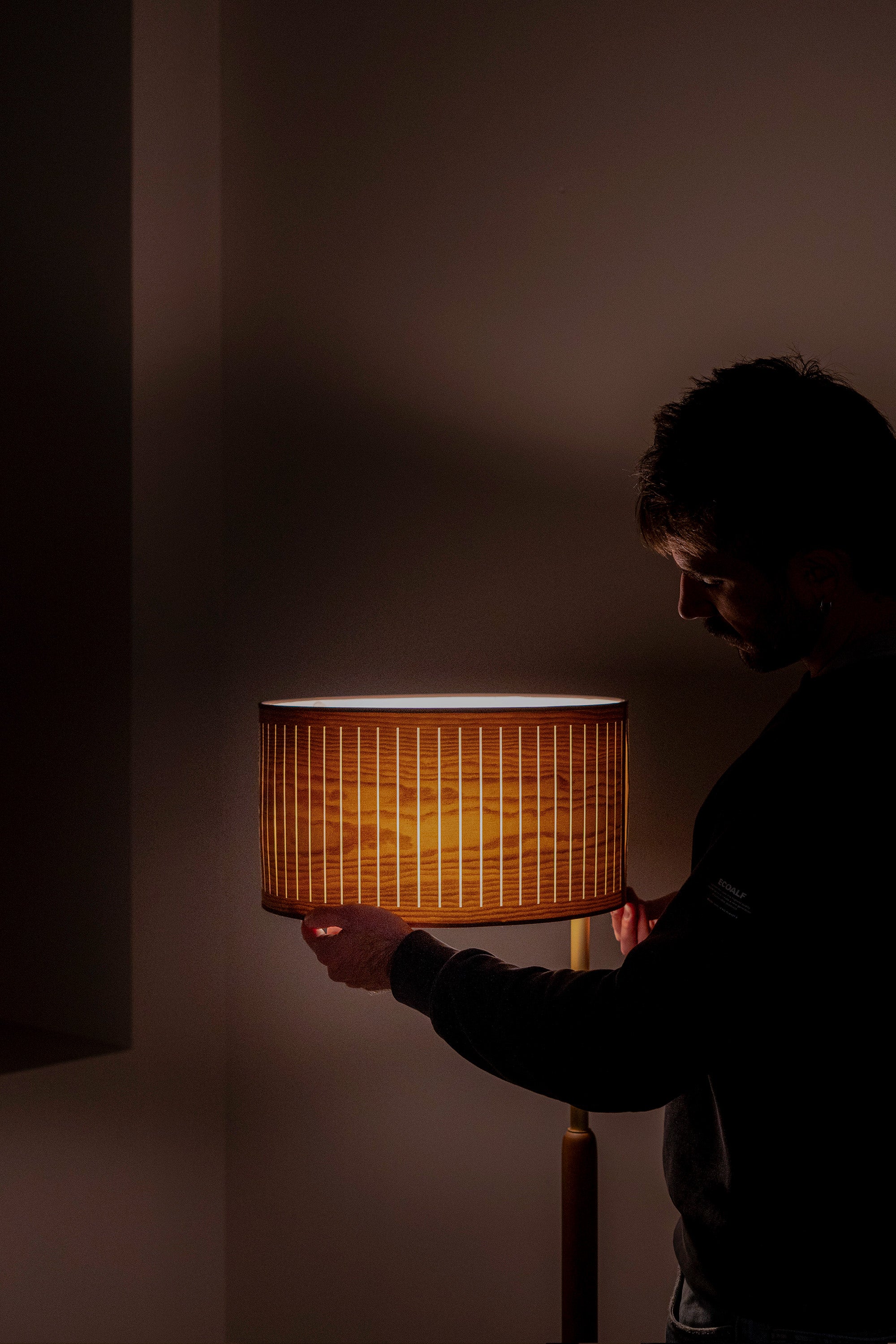 Vloerlamp AUTUMN notenhout