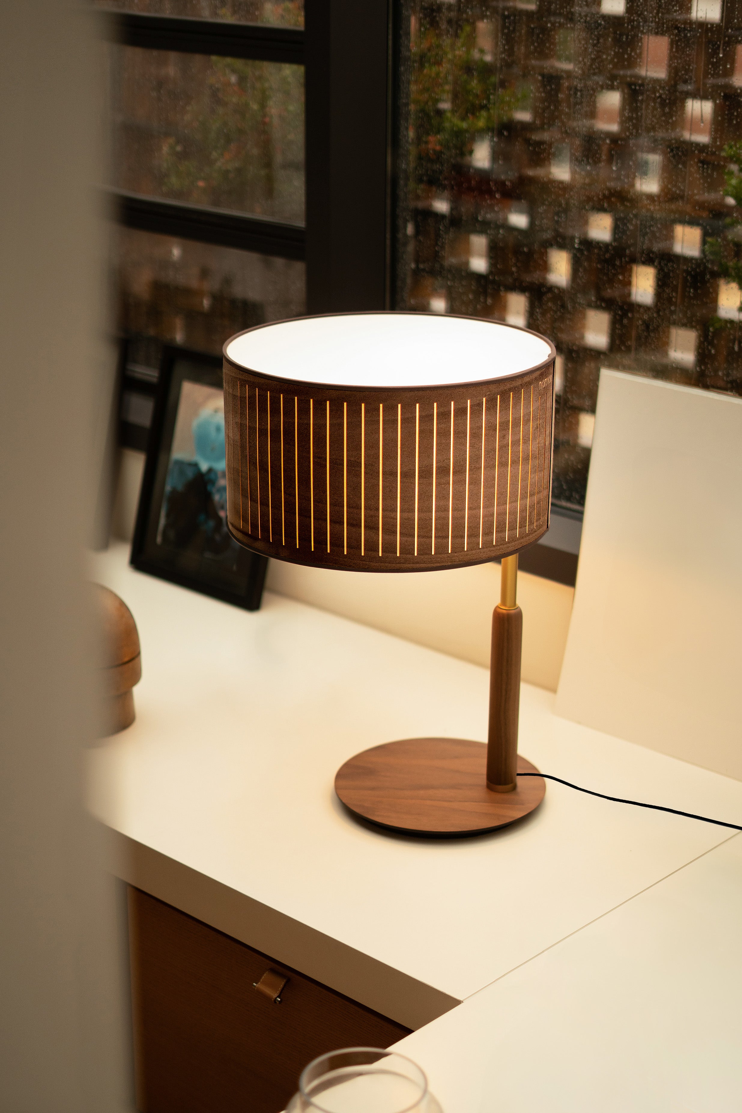 AUTUMN walnut wood table lamp