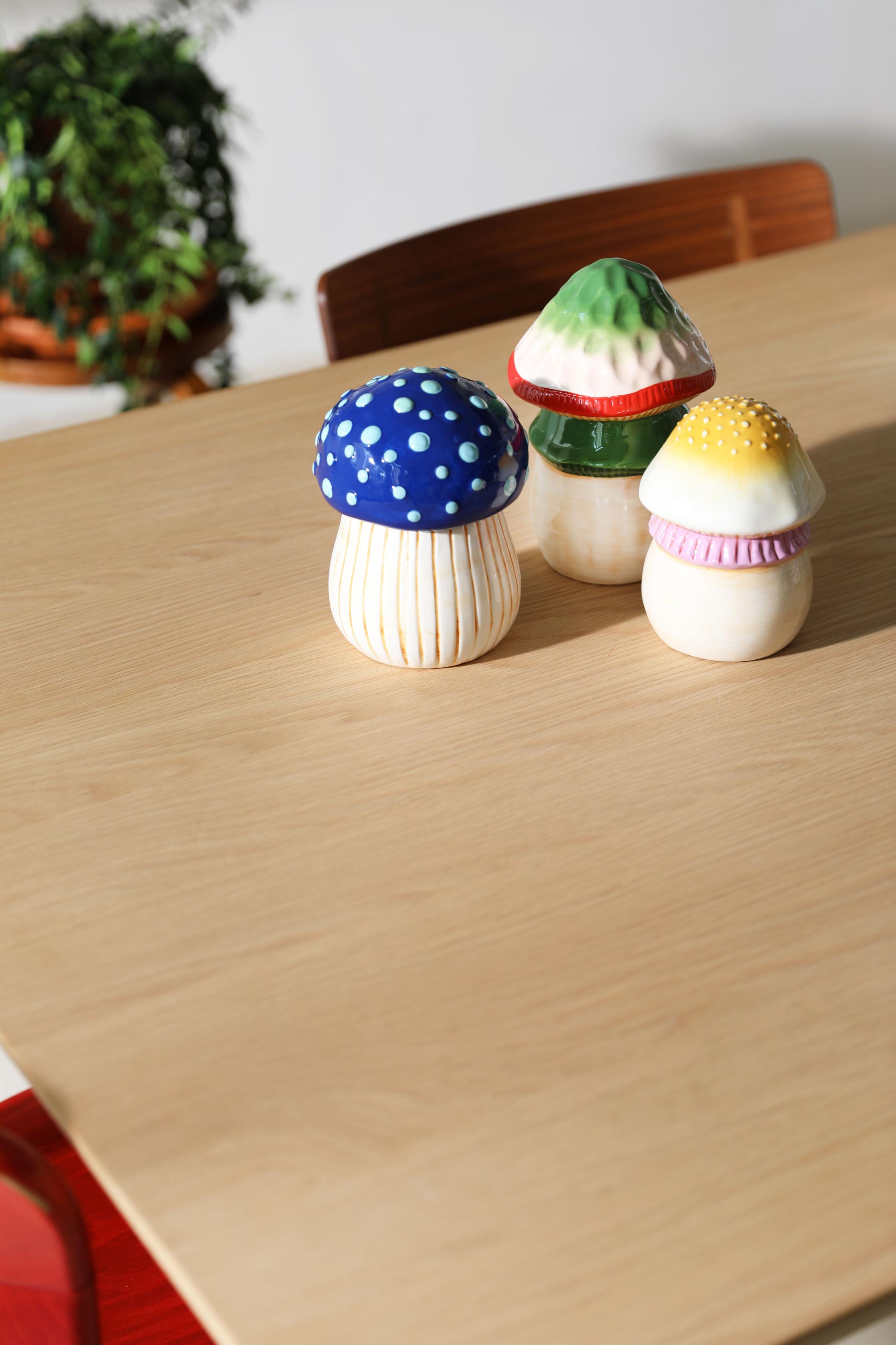 MAGIC MUSHROOM Container Beige with Blue