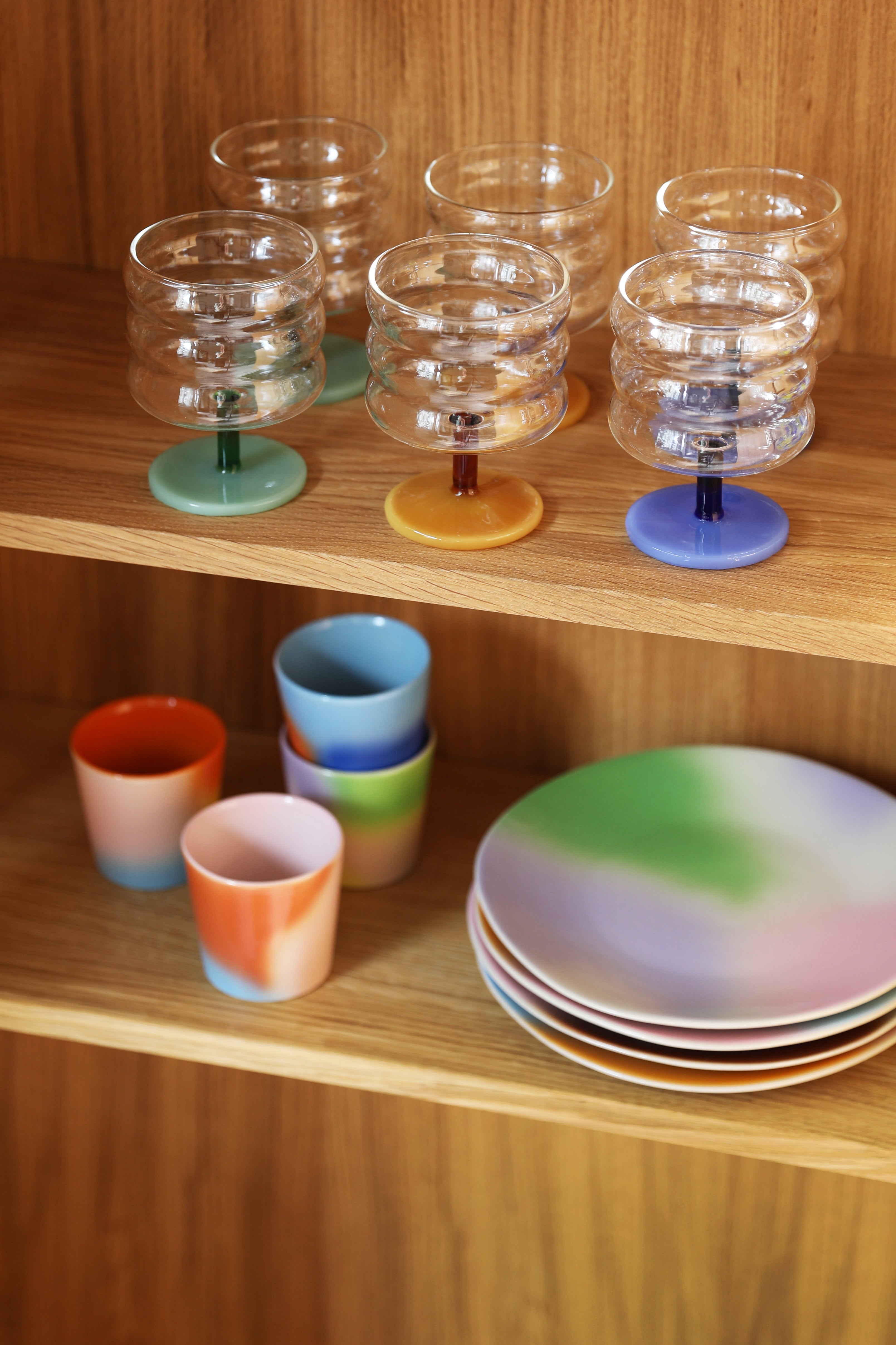 Set van HUE mokken kleurrijk porselein