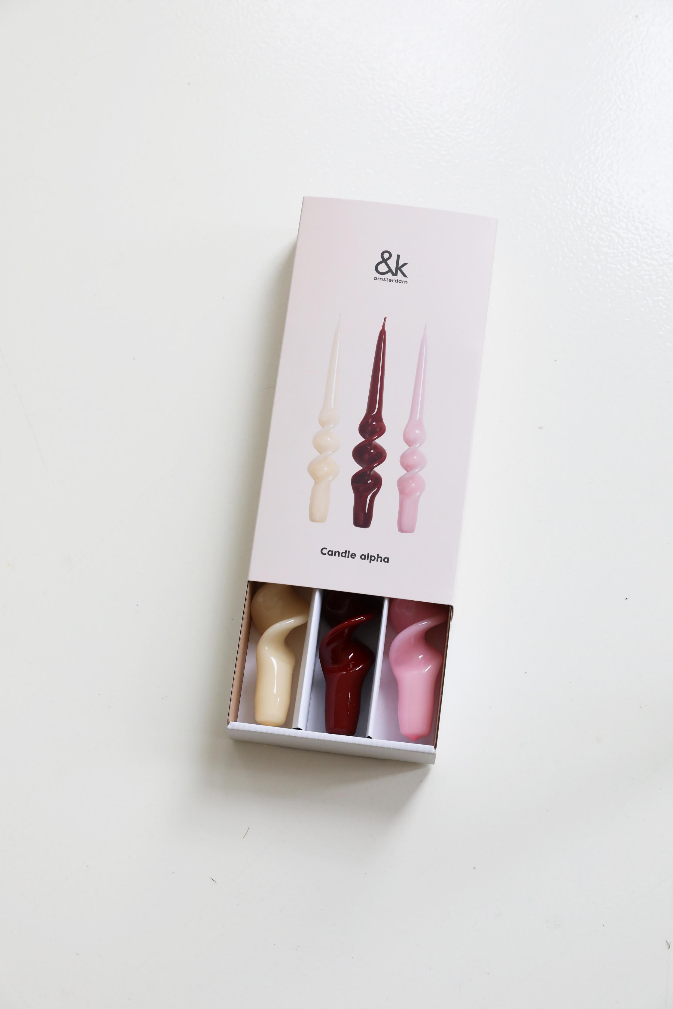 Set van kaarsen ALPHA REDS roze met bordeaux en geel