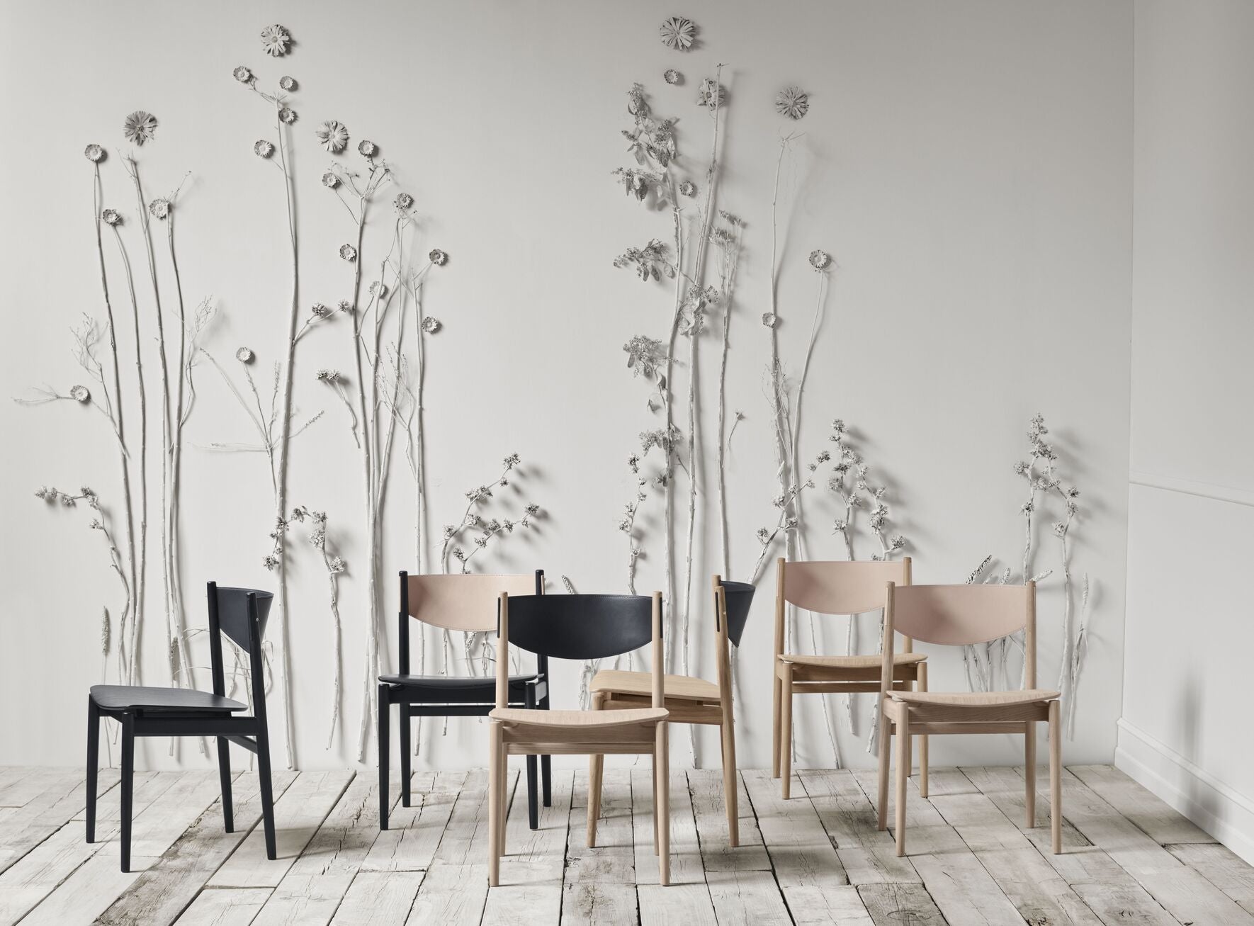 Apelle Stuhl Black Eiche Holz