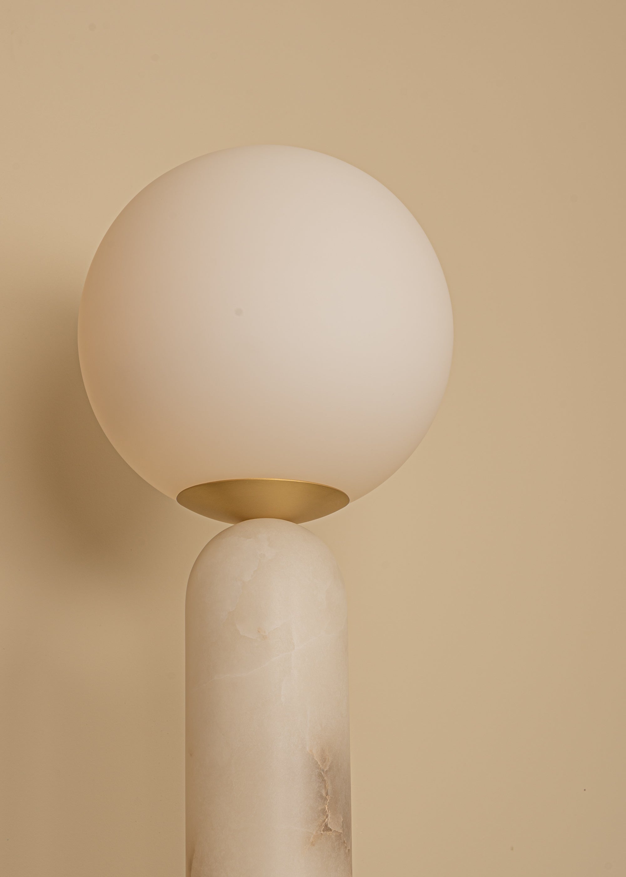 ATLAS Table Lamp White Alabaster