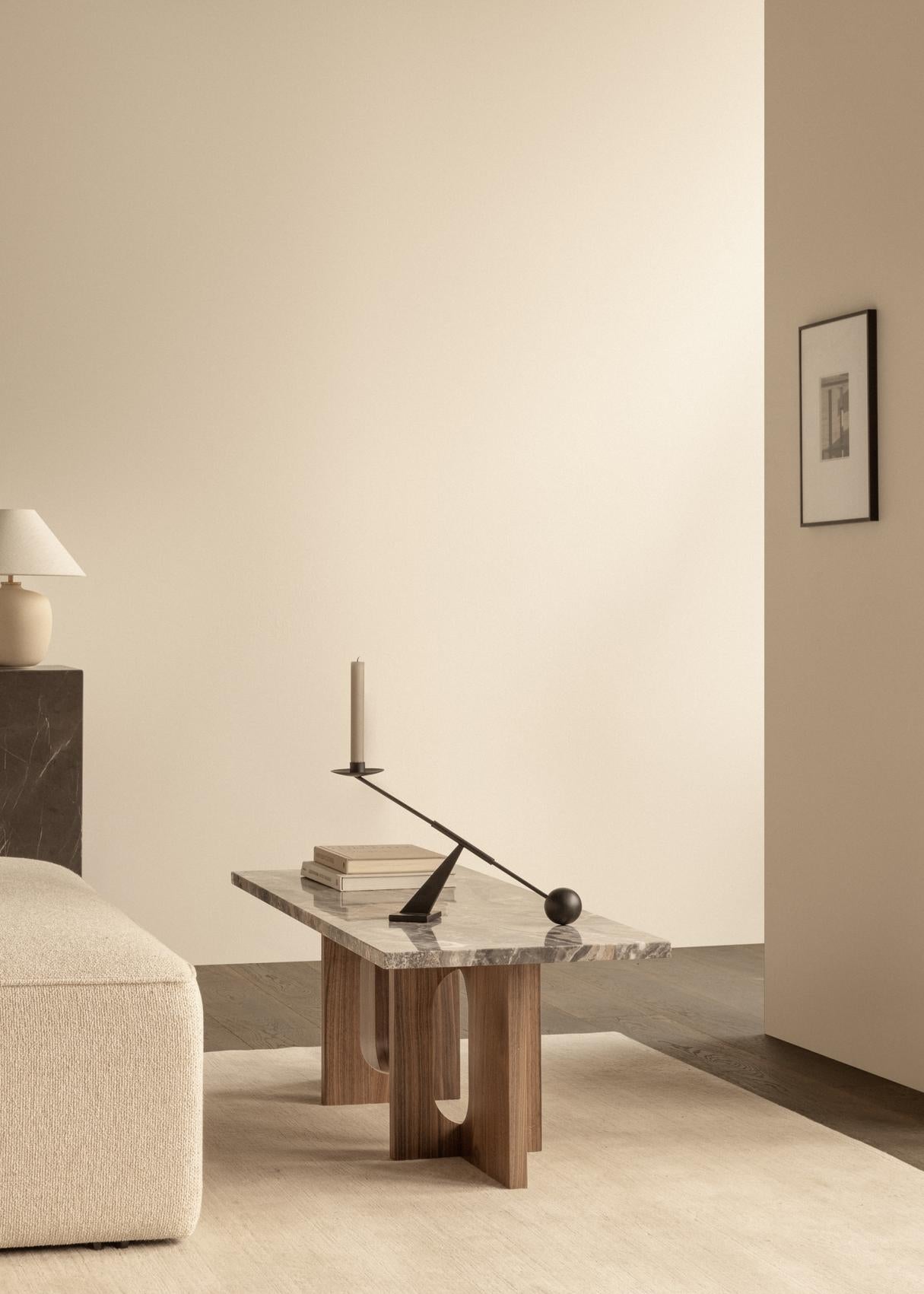 INTERCONNECT black candlestick