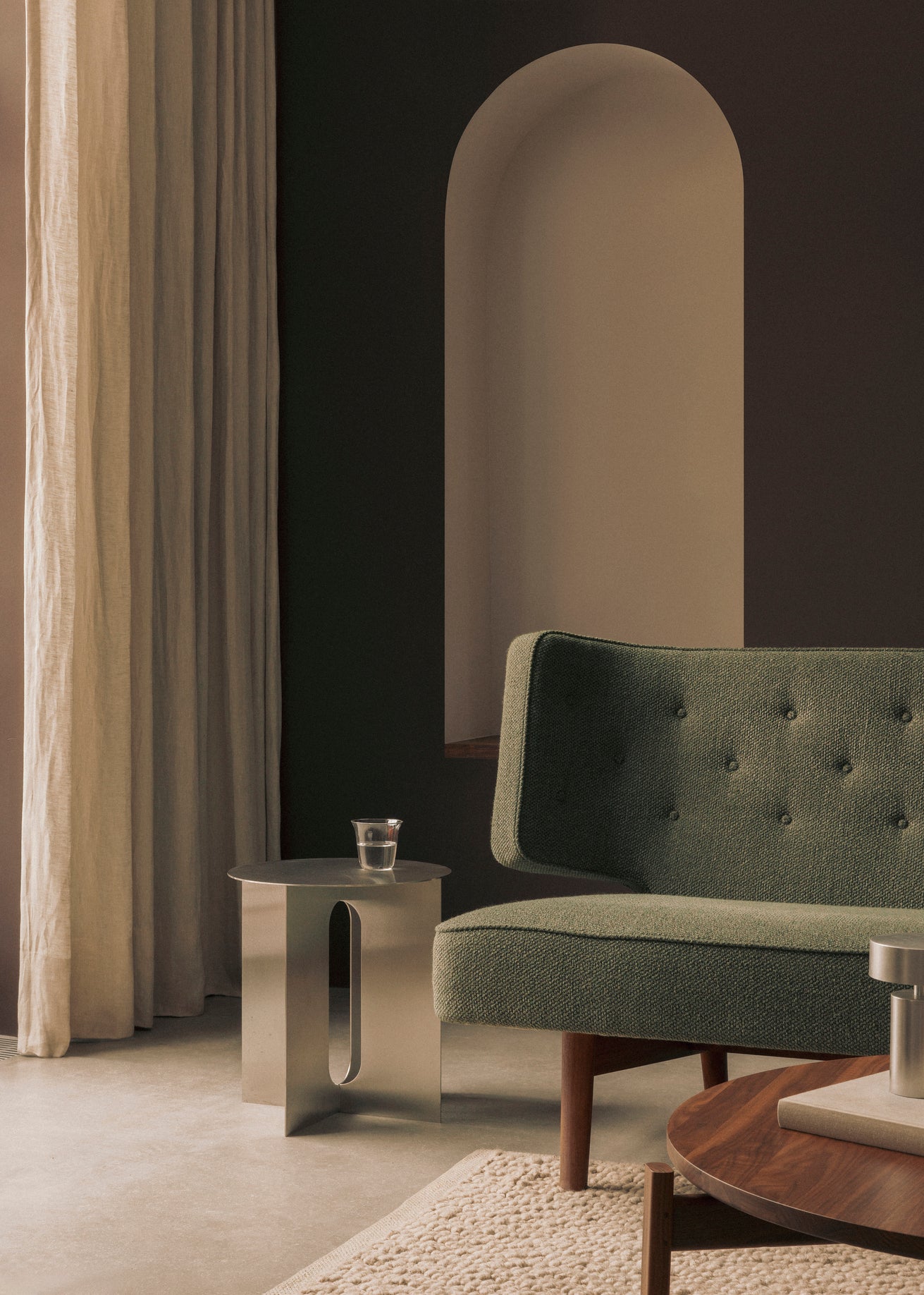 2-seater Sofa RADIOHUS beige with walnut base