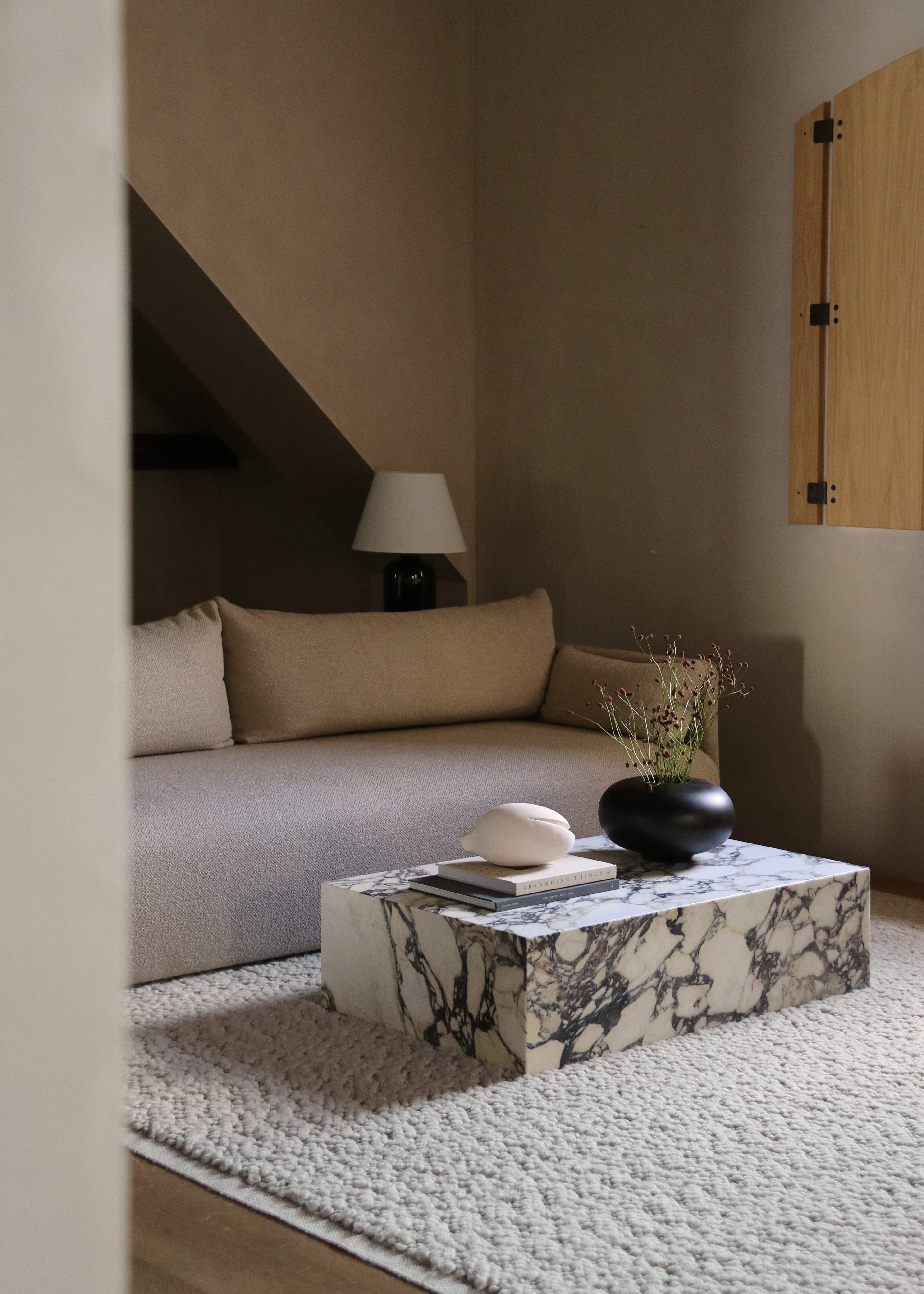 Vase SURROUND aus Mango-Holz