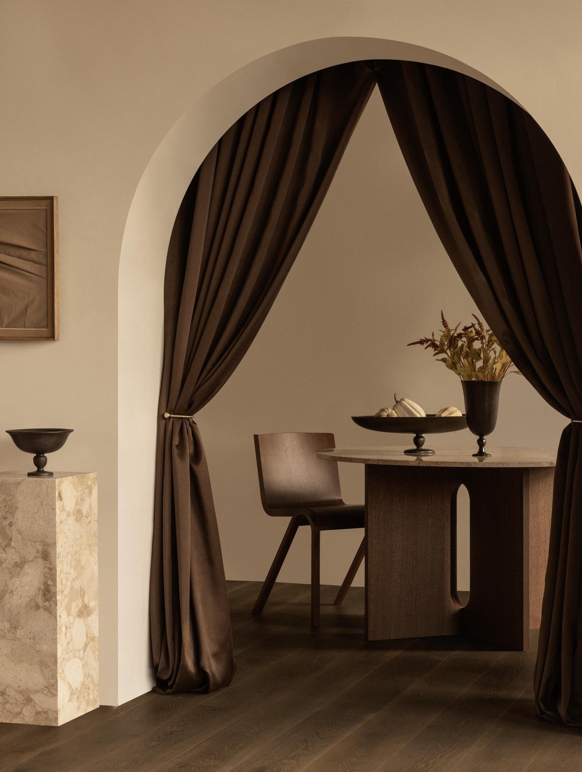 Round Table ANDROGYNE Beige Marble with Dark Oak Base