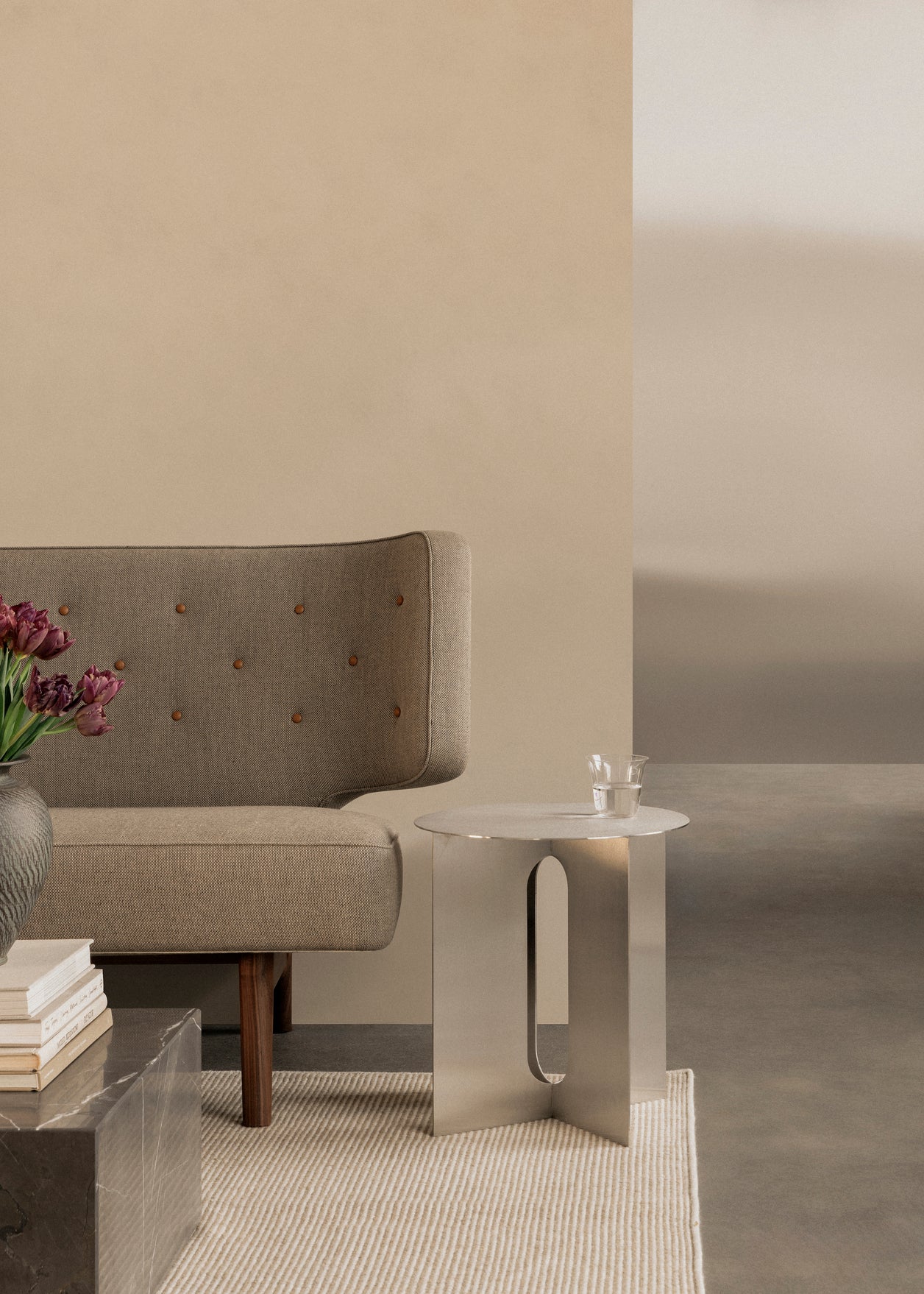 2-seater Sofa RADIOHUS beige with walnut base