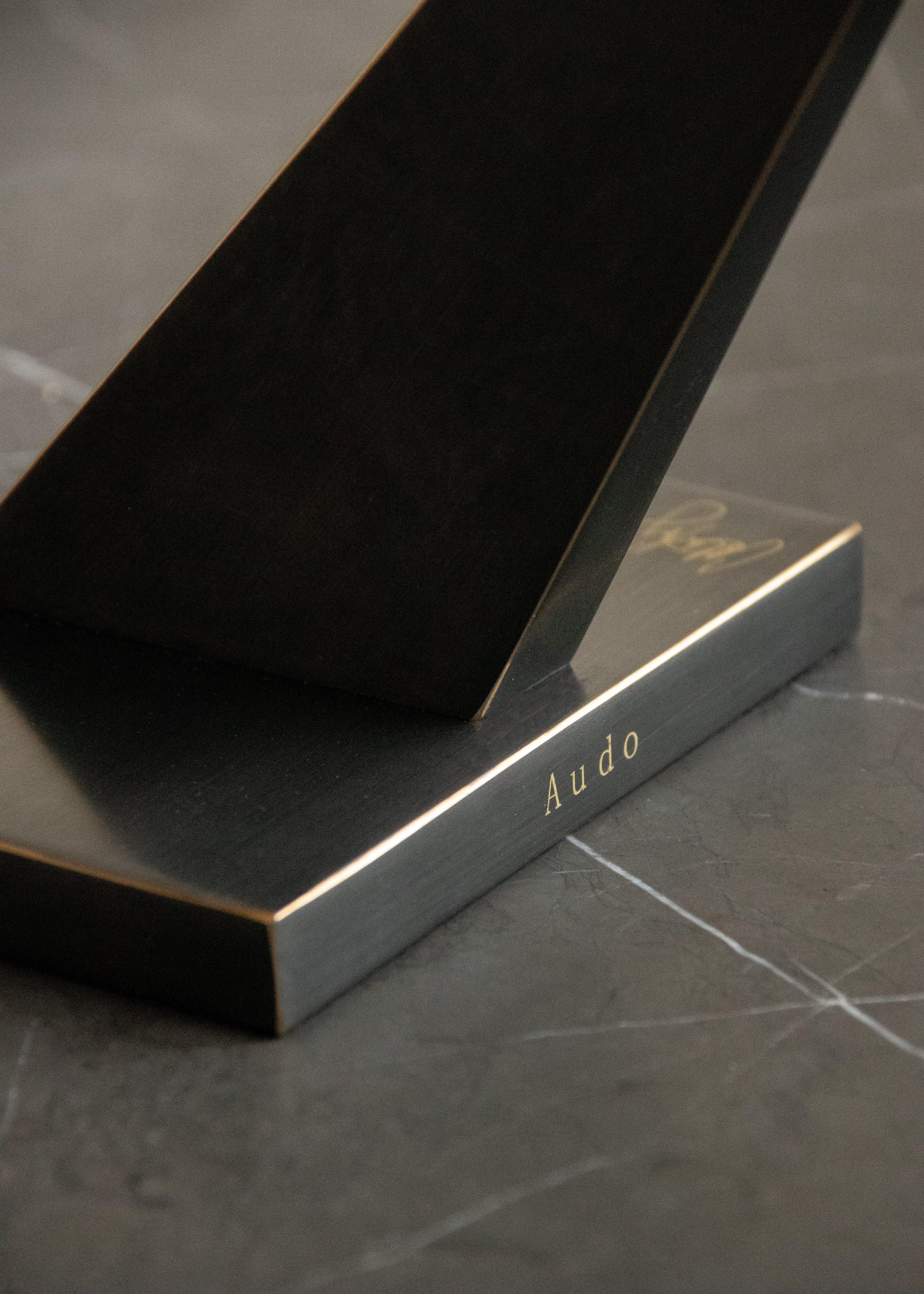 INTERCONNECT black candlestick