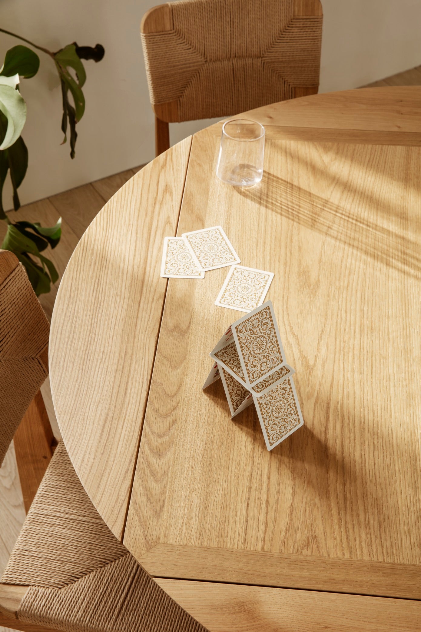 Uittrekbare tafel B-TABLE van notenhout