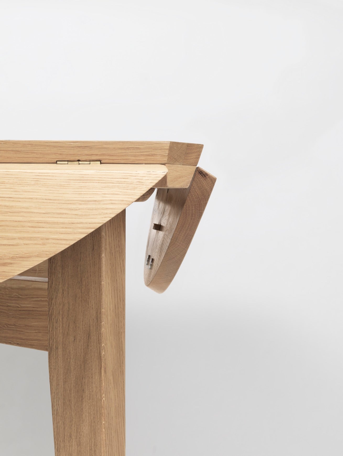 Uittrekbare tafel B-TABLE van eikenhout