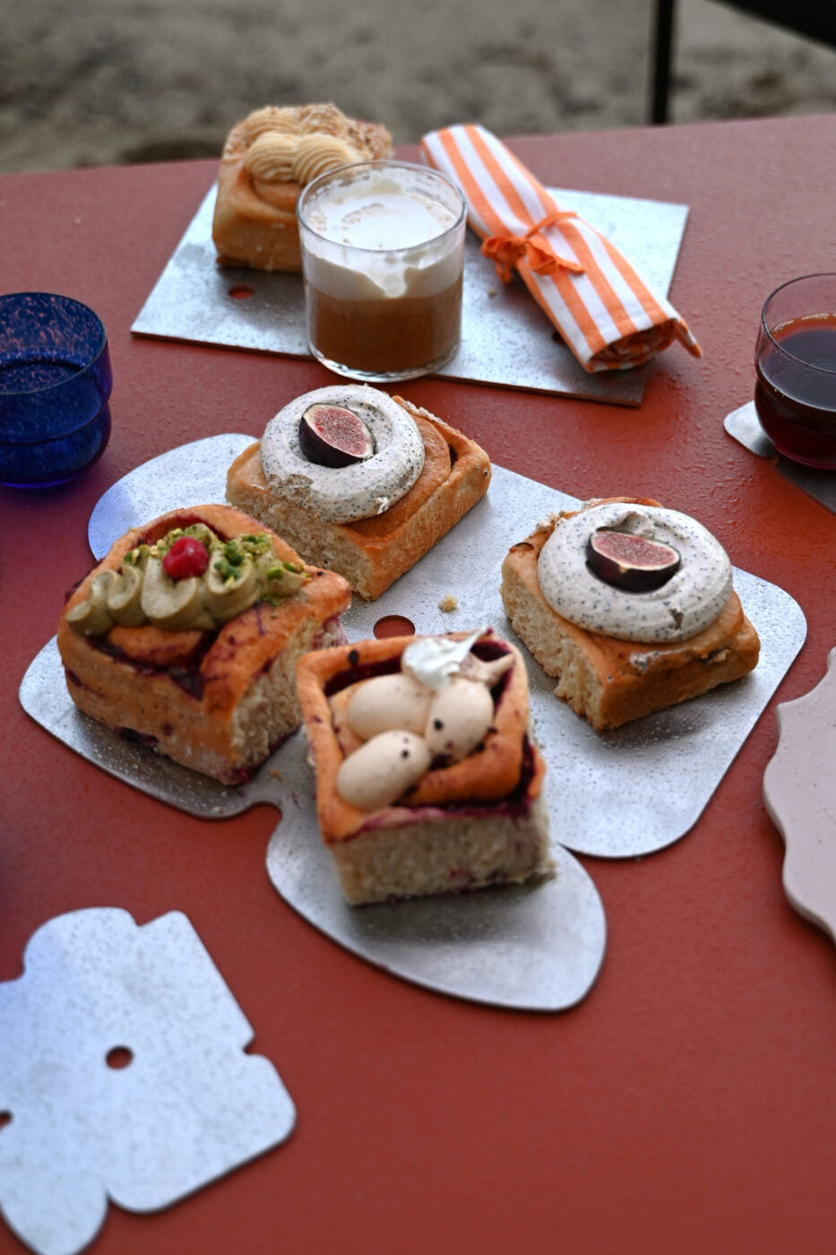 Koffietafel MOORT staal en hout