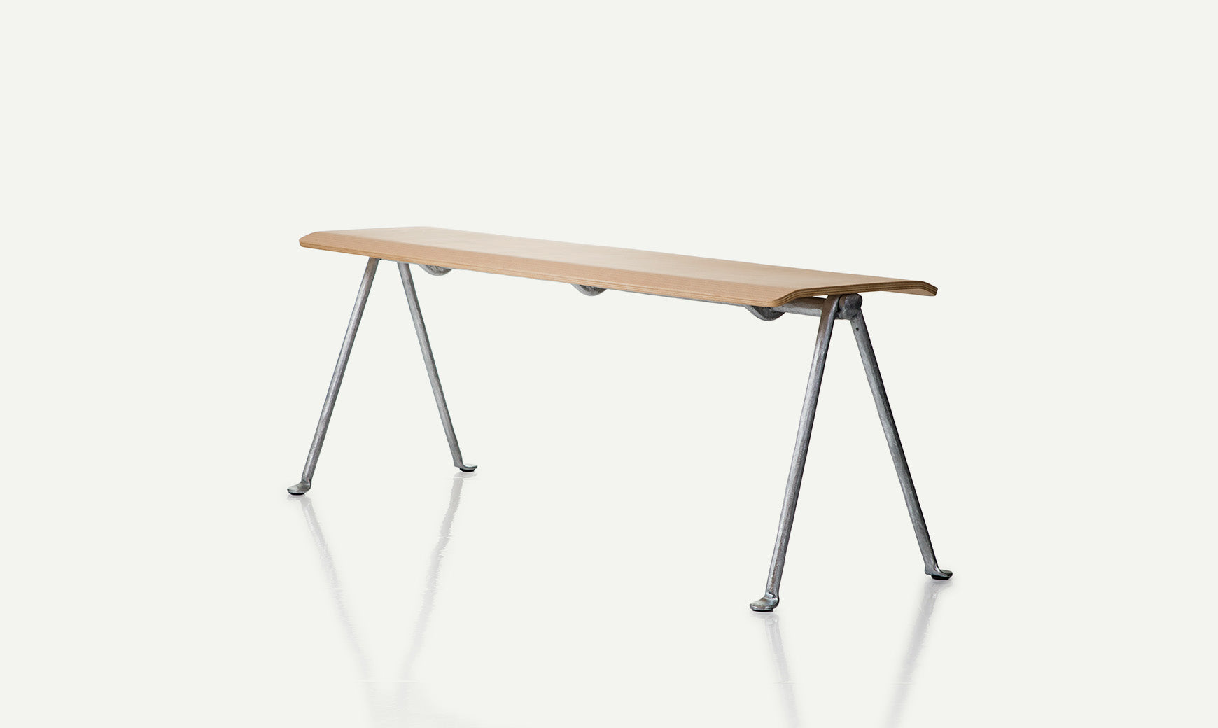 OFFICINA bench with a metal base and a beech seat