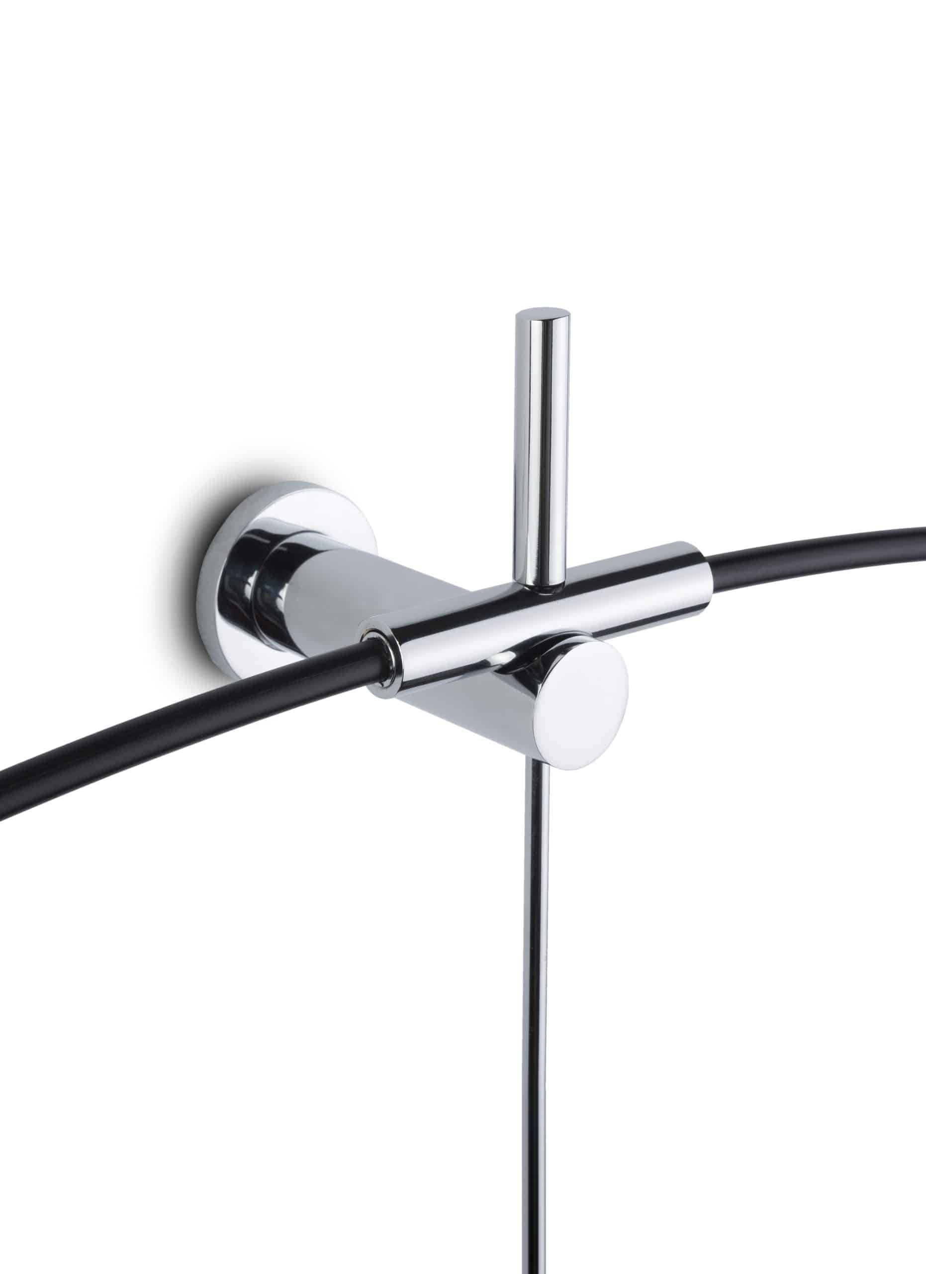 Wanduhr BILBAO Nussbaum mit Schwarz und Chrom