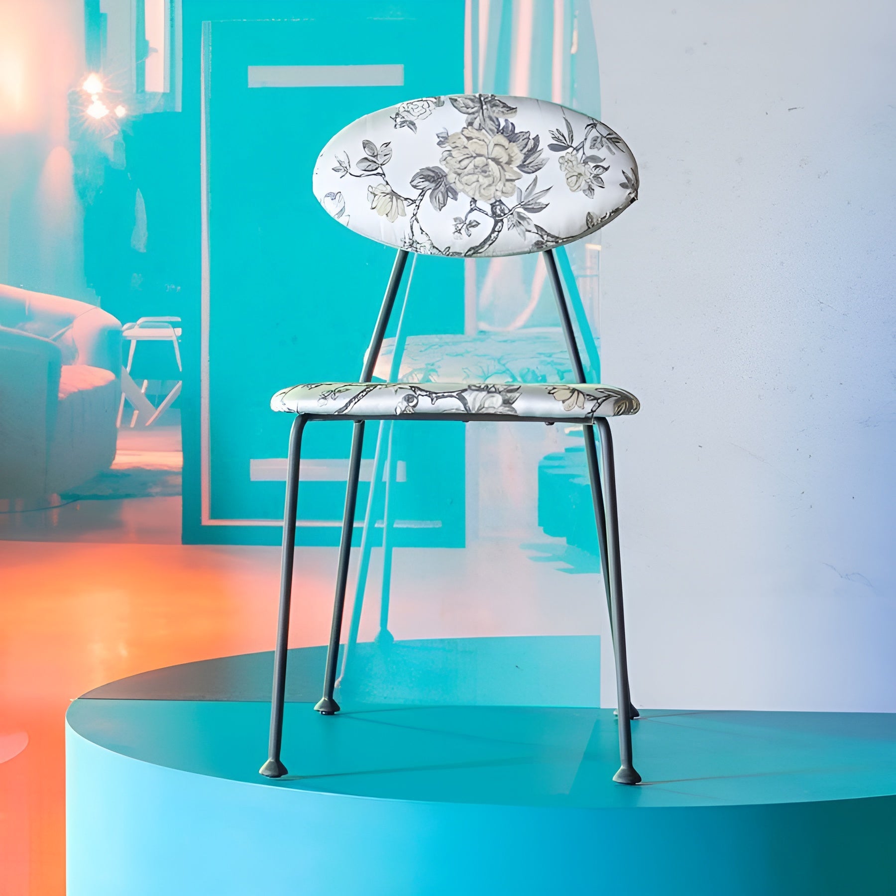 KISS THE FROGGY Chair in Broken White with Floral Pattern