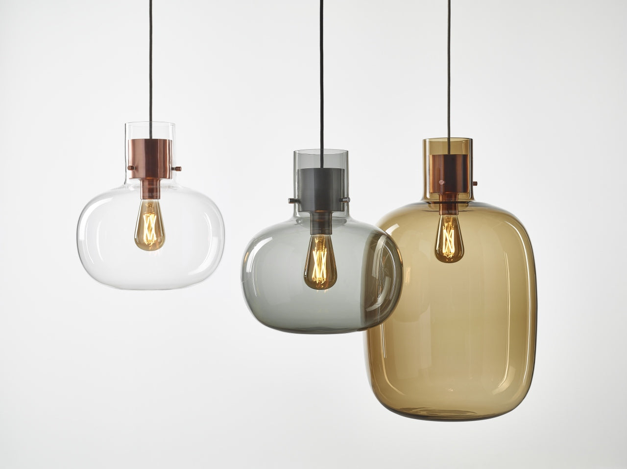 Lampa wisząca AWA MEDIUM szkło dmuchane, marka Brokis